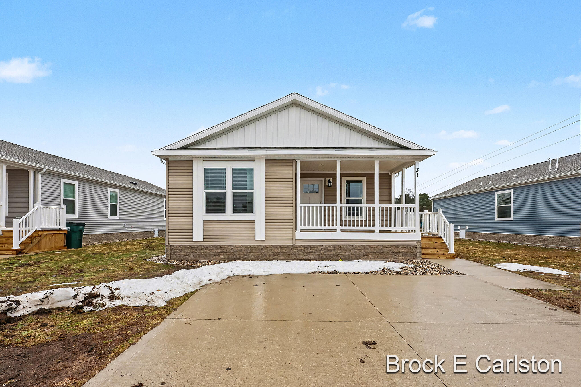 1283 E Ellis Road Norton Shores MI 49441