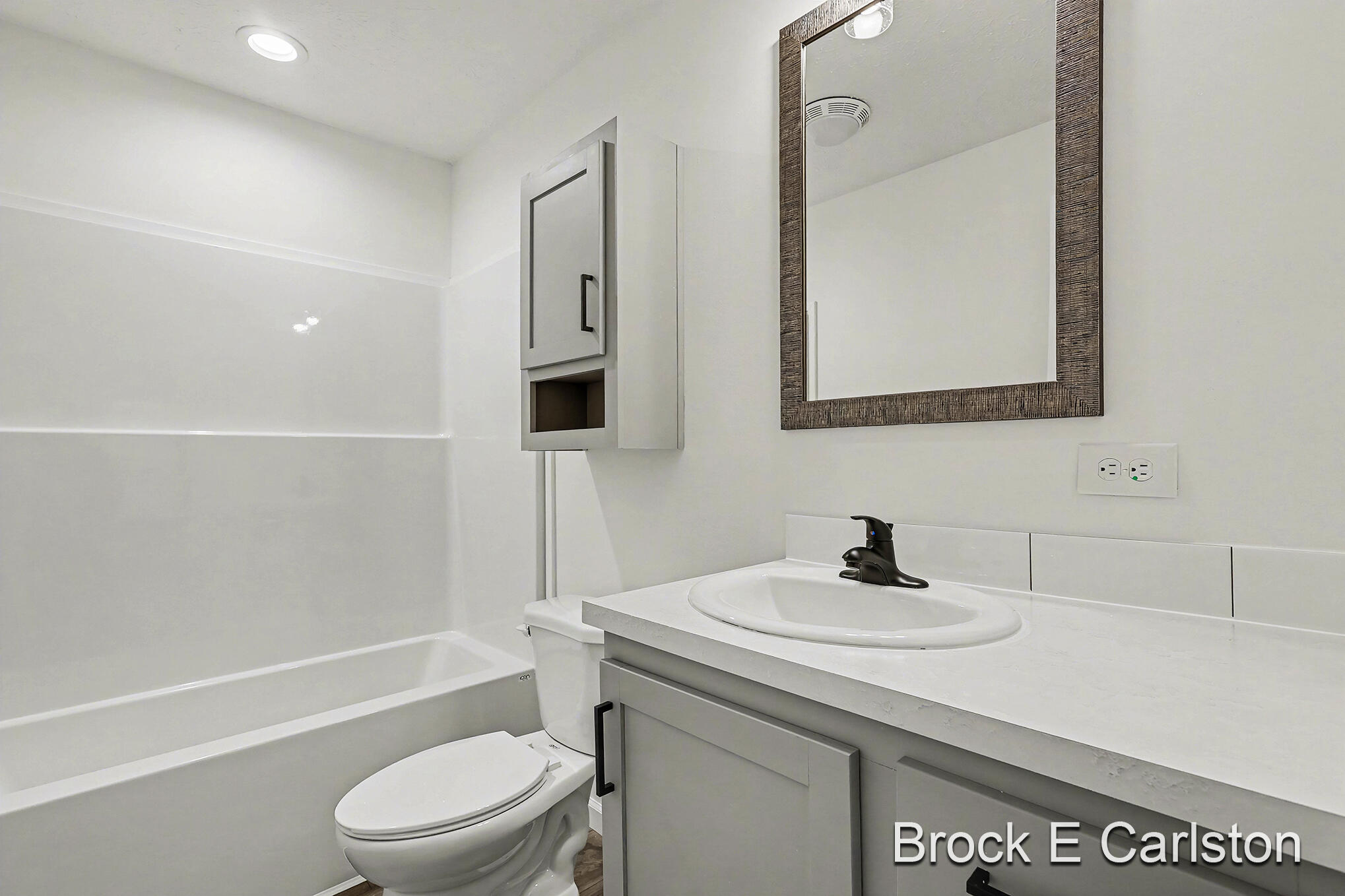 1283 E Ellis Road Norton Shores MI 49441