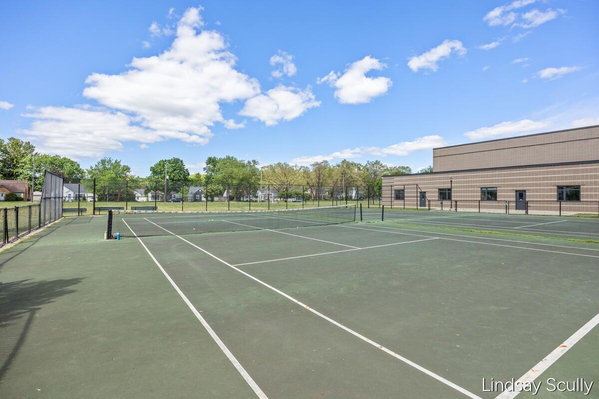 660 Everglade Drive SE Grand Rapids MI 49507