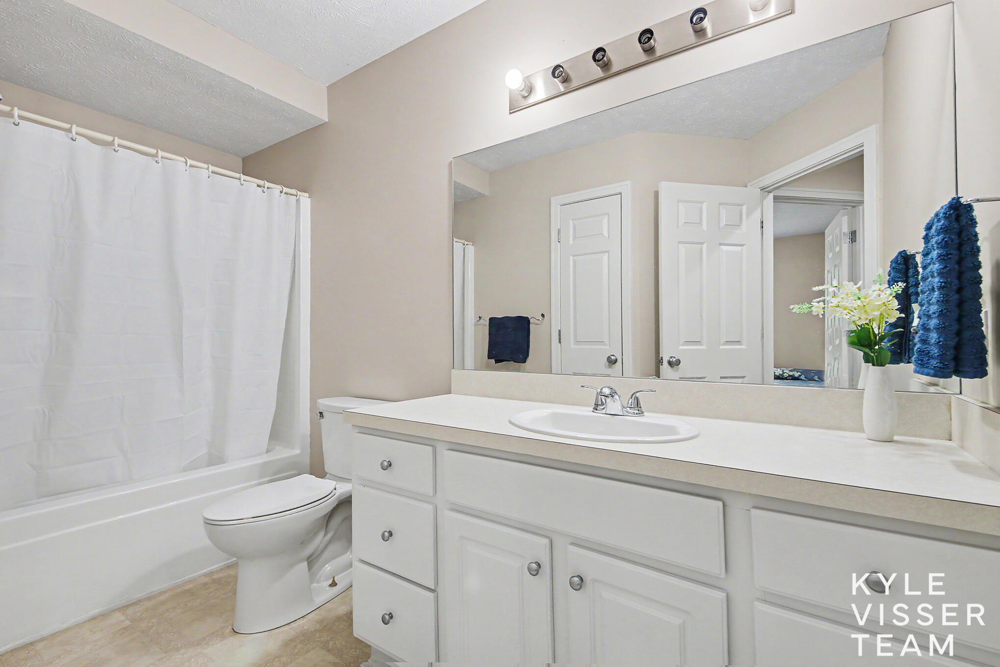 3315 Falcon Ridge Drive NE Grand Rapids MI 49525