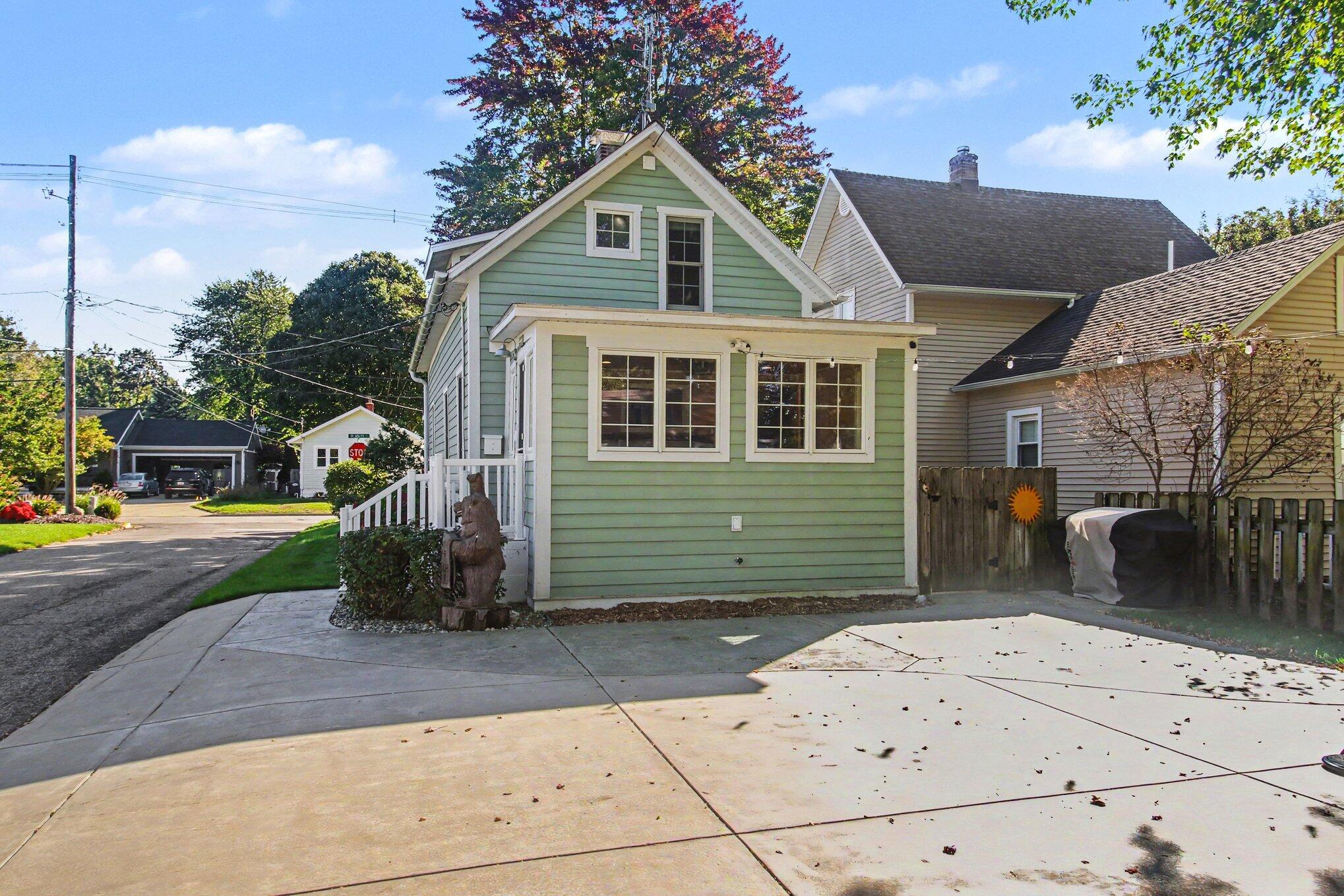 858 Saint Joseph Street South Haven MI 49090