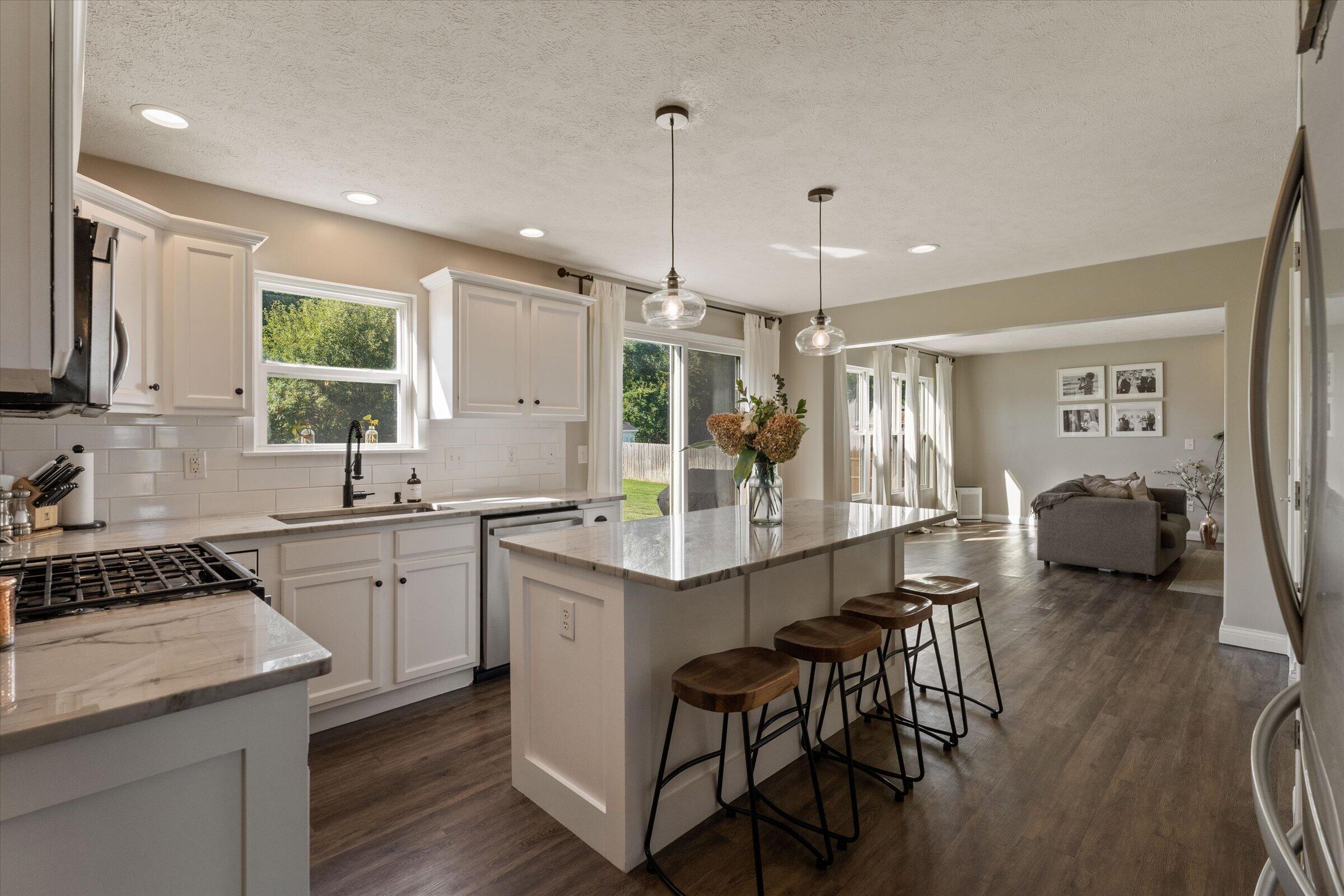 69428 Sundance Drive Edwardsburg MI 49112