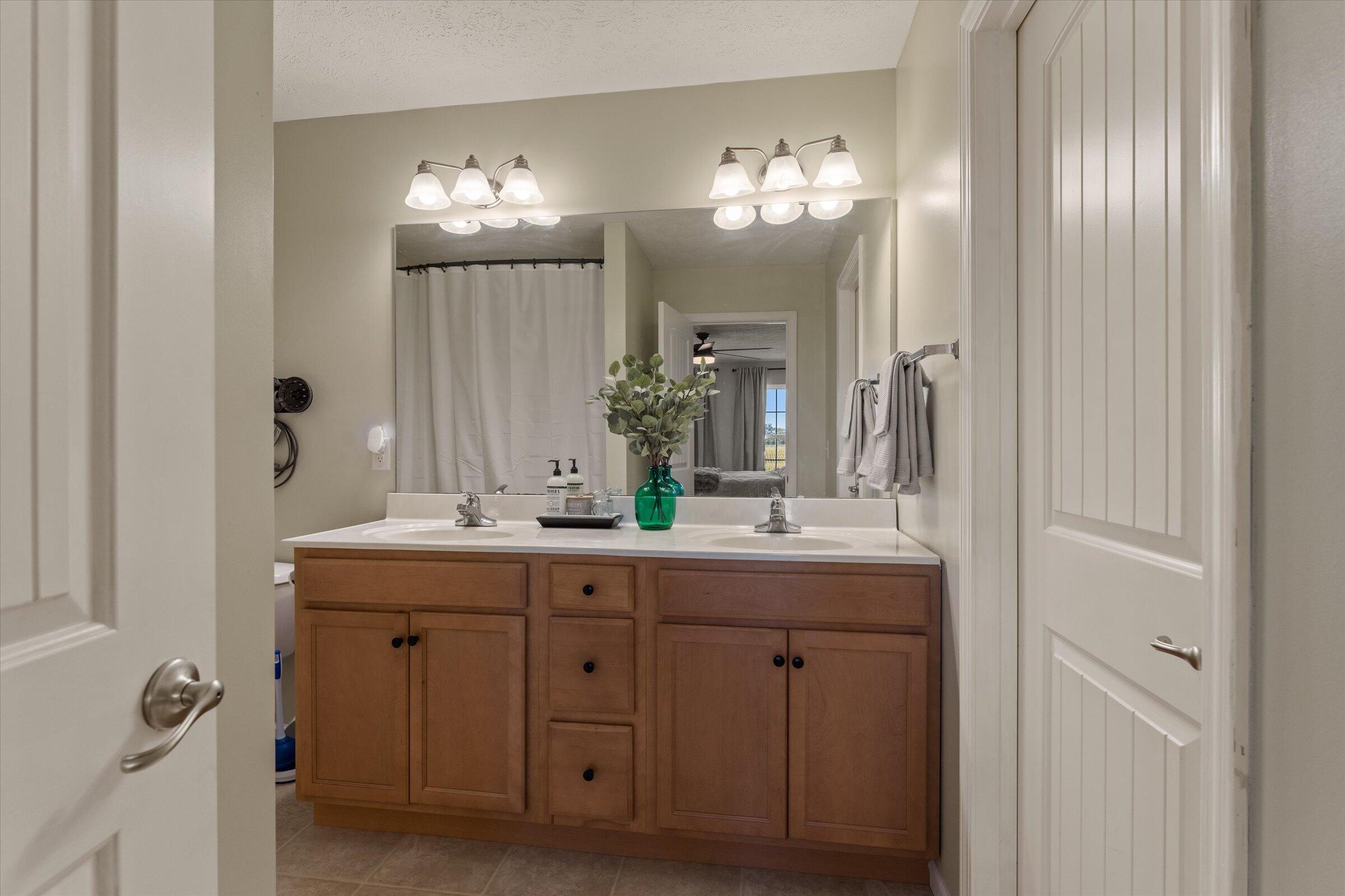 69428 Sundance Drive Edwardsburg MI 49112