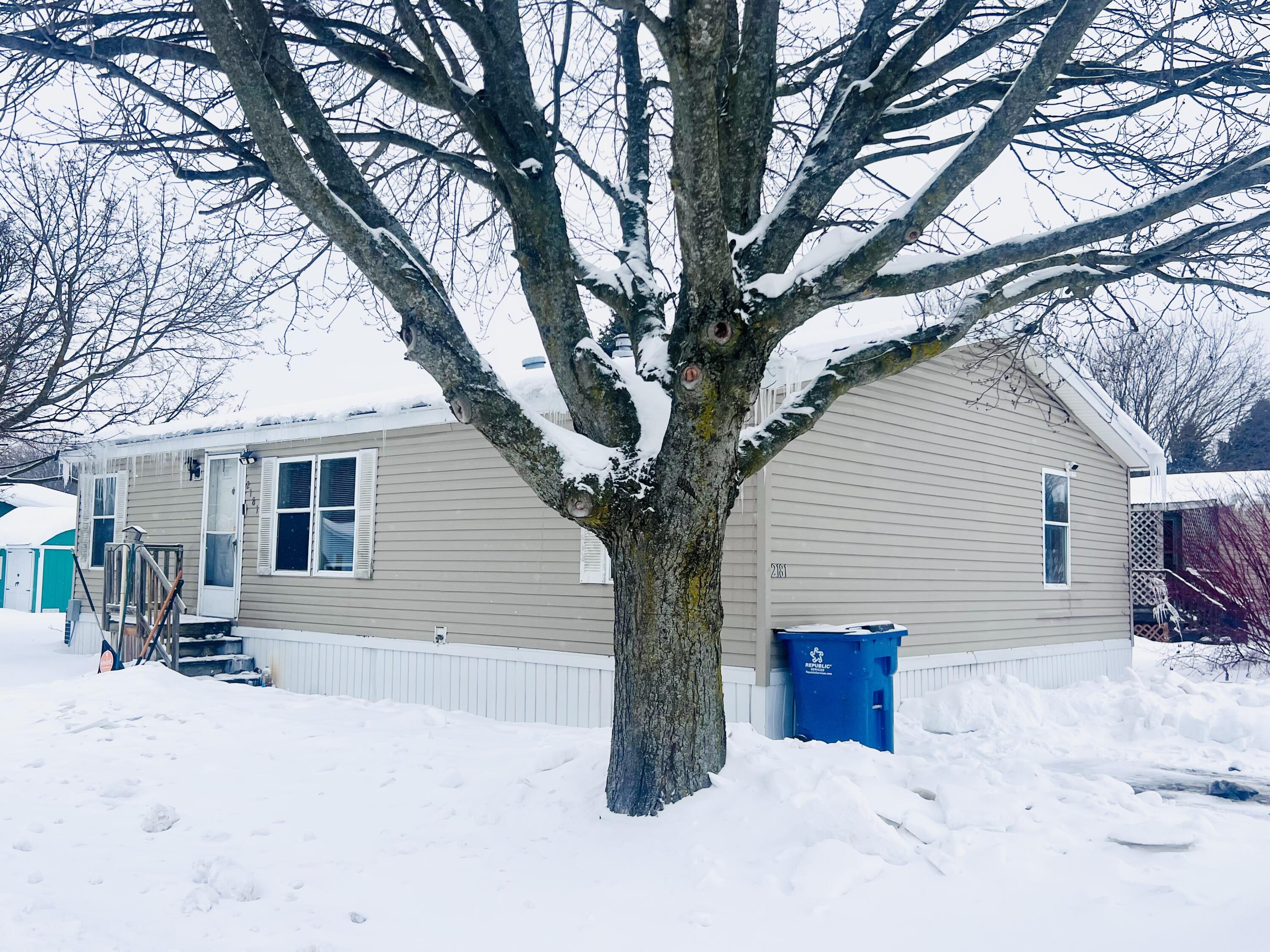 2181 Candlestone West Court Muskegon MI 49442