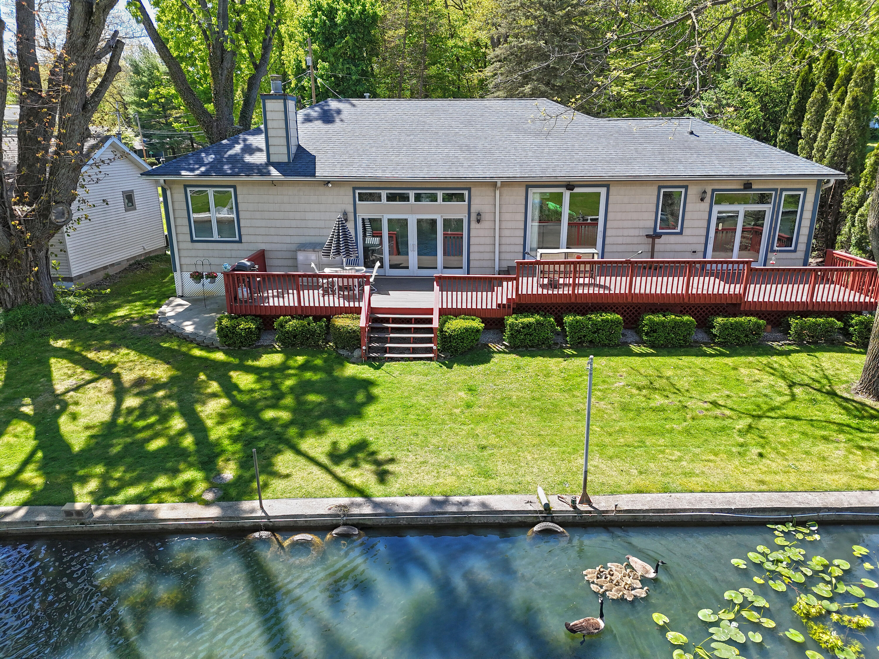 31886 W Lakeshore Drive Dowagiac MI 49047