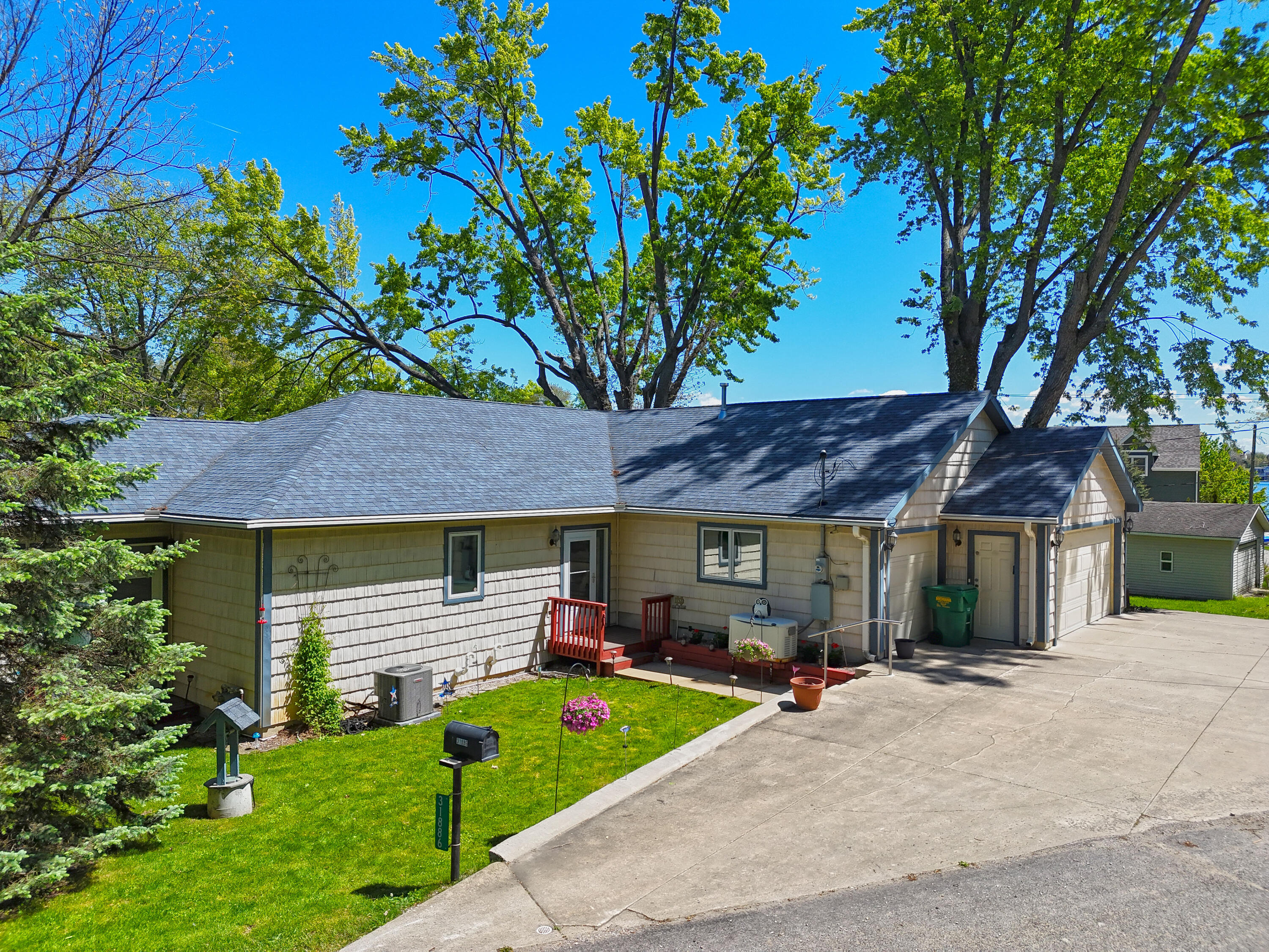31886 W Lakeshore Drive Dowagiac MI 49047