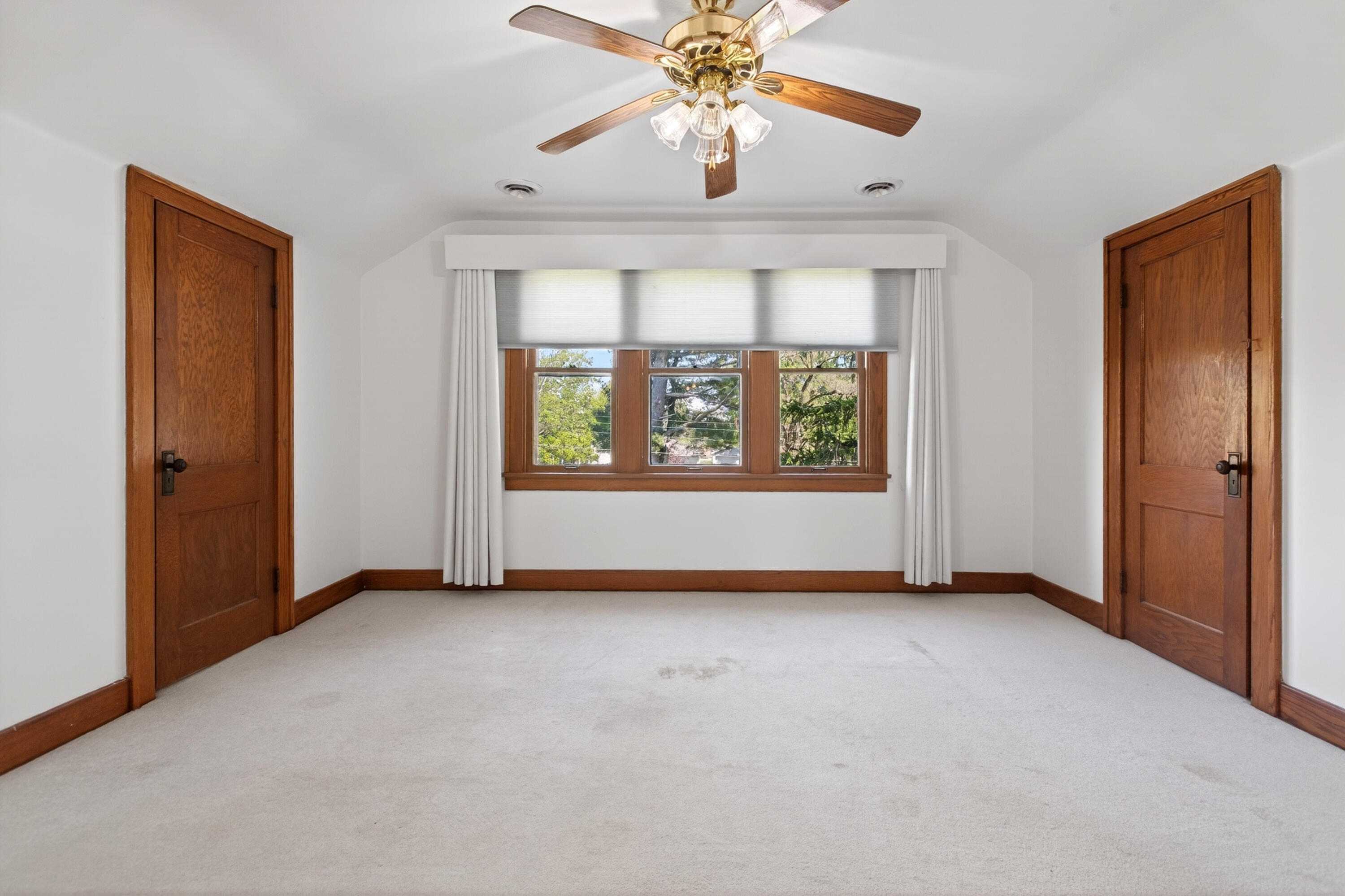 1536 E Nickerson Avenue Benton Harbor MI 49022