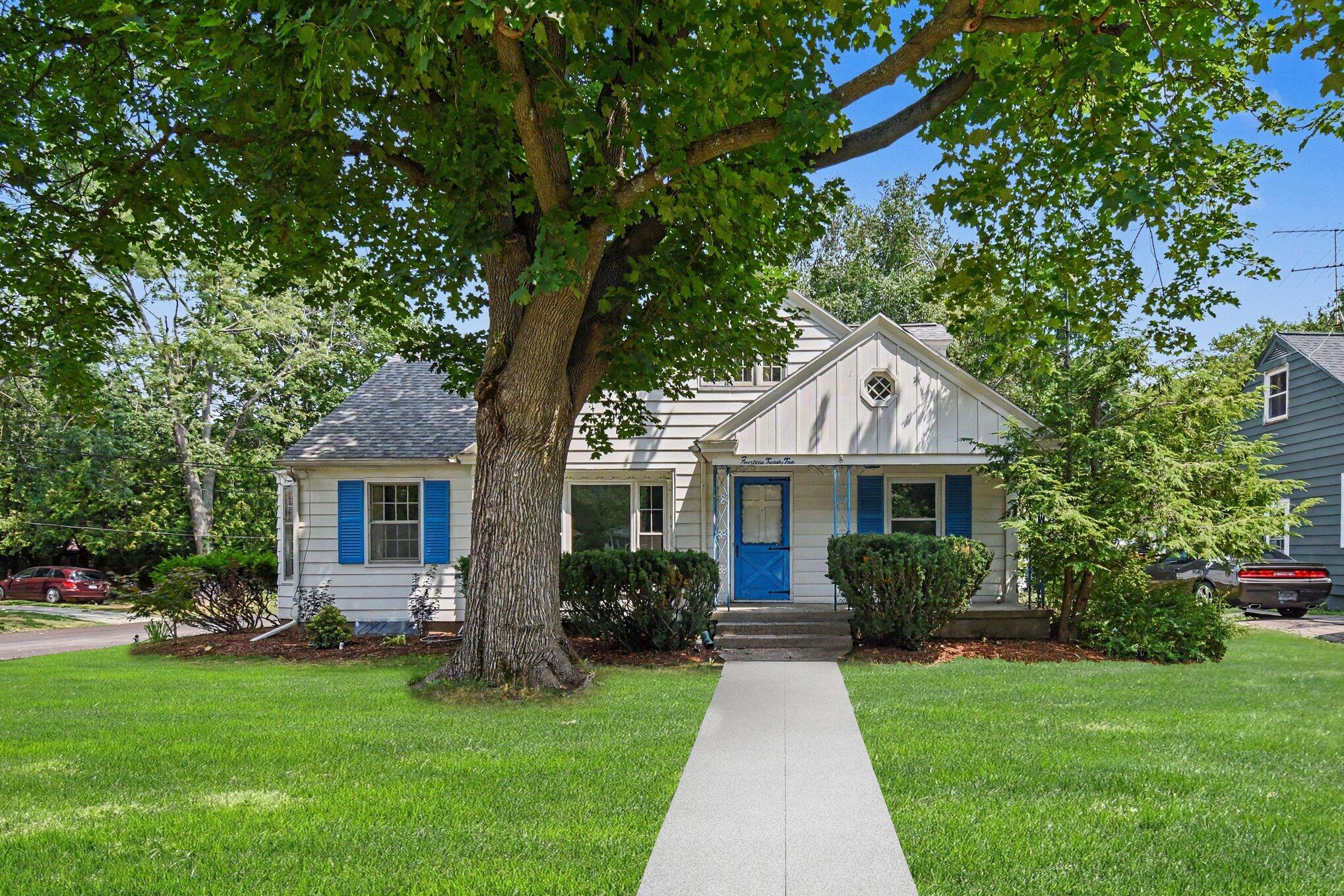 1422 Derby Drive NW Grand Rapids MI 49504