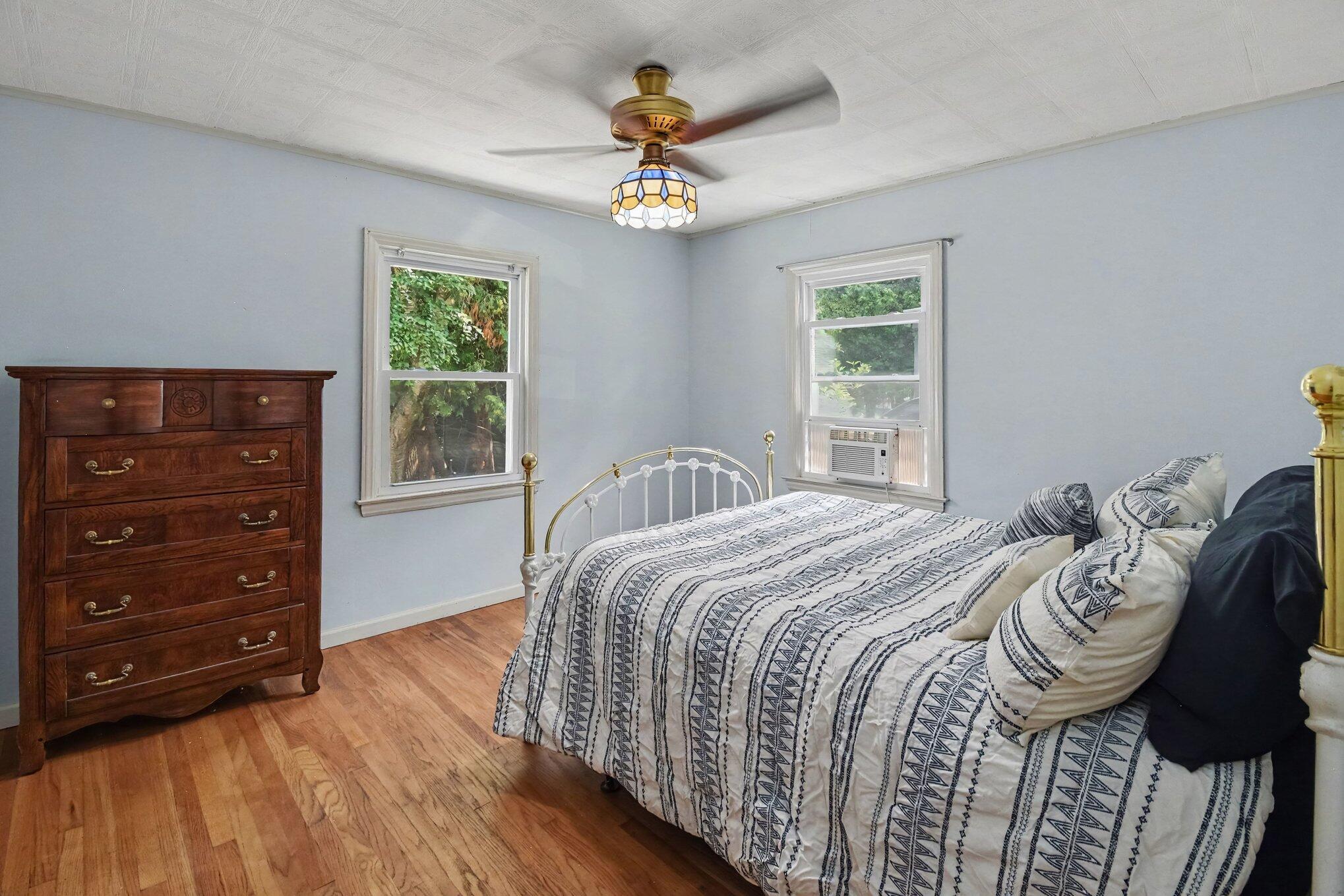 1422 Derby Drive NW Grand Rapids MI 49504
