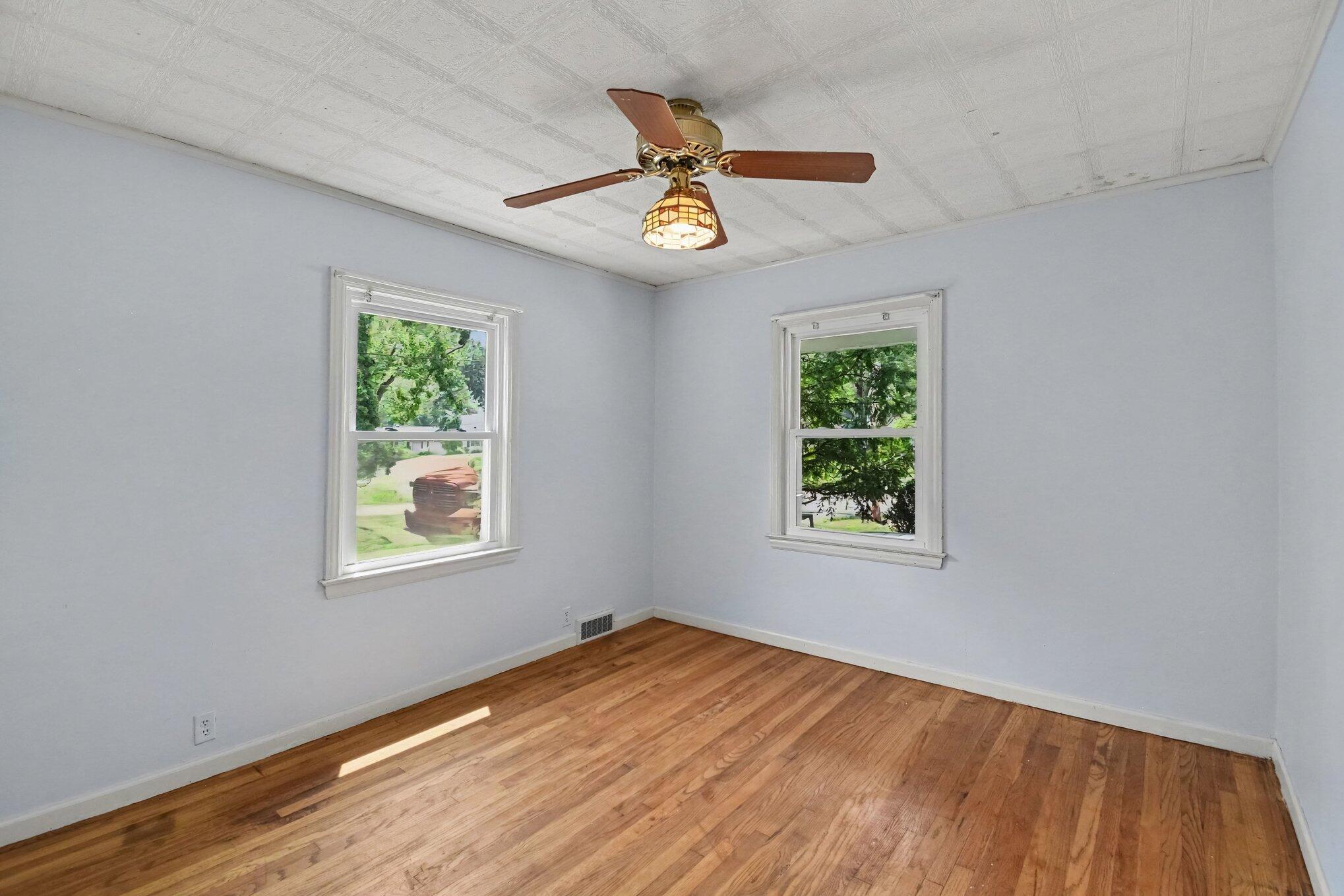 1422 Derby Drive NW Grand Rapids MI 49504
