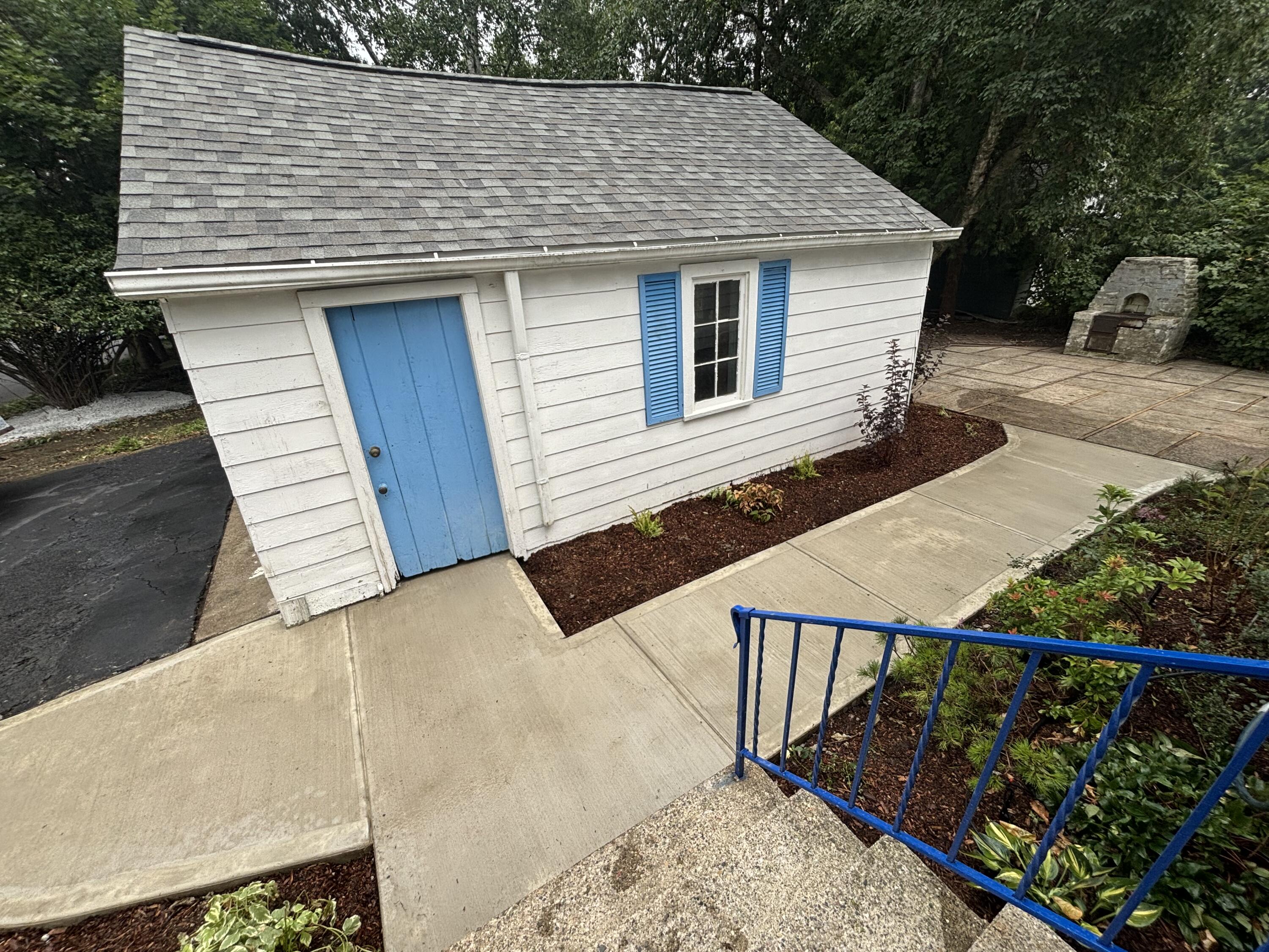 1422 Derby Drive NW Grand Rapids MI 49504