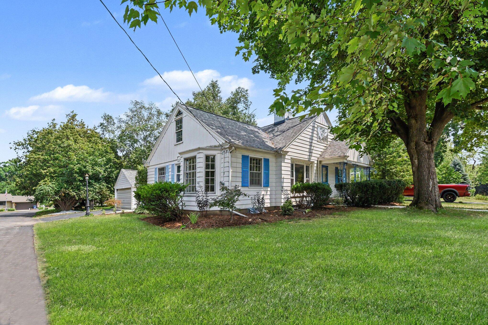 1422 Derby Drive NW Grand Rapids MI 49504