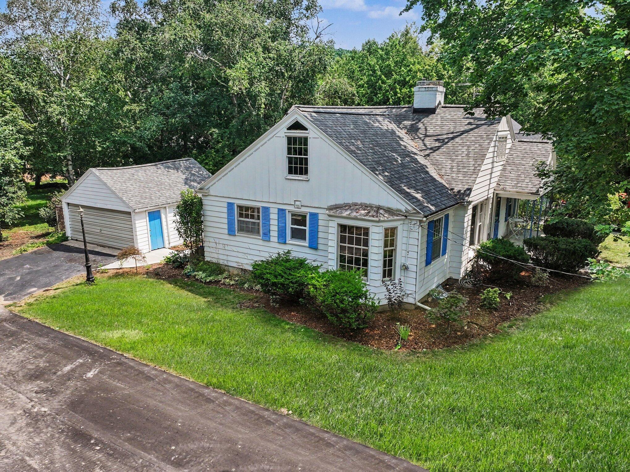1422 Derby Drive NW Grand Rapids MI 49504