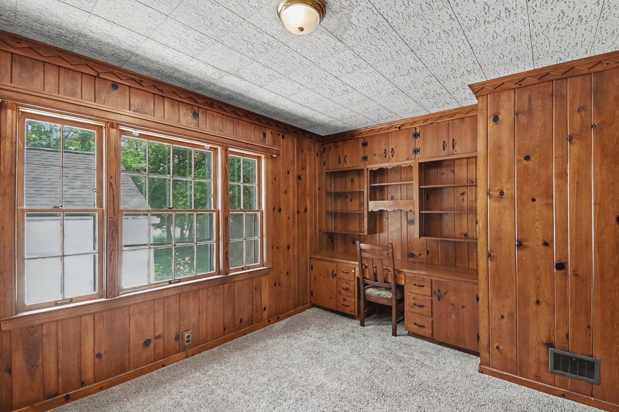 1422 Derby Drive NW Grand Rapids MI 49504