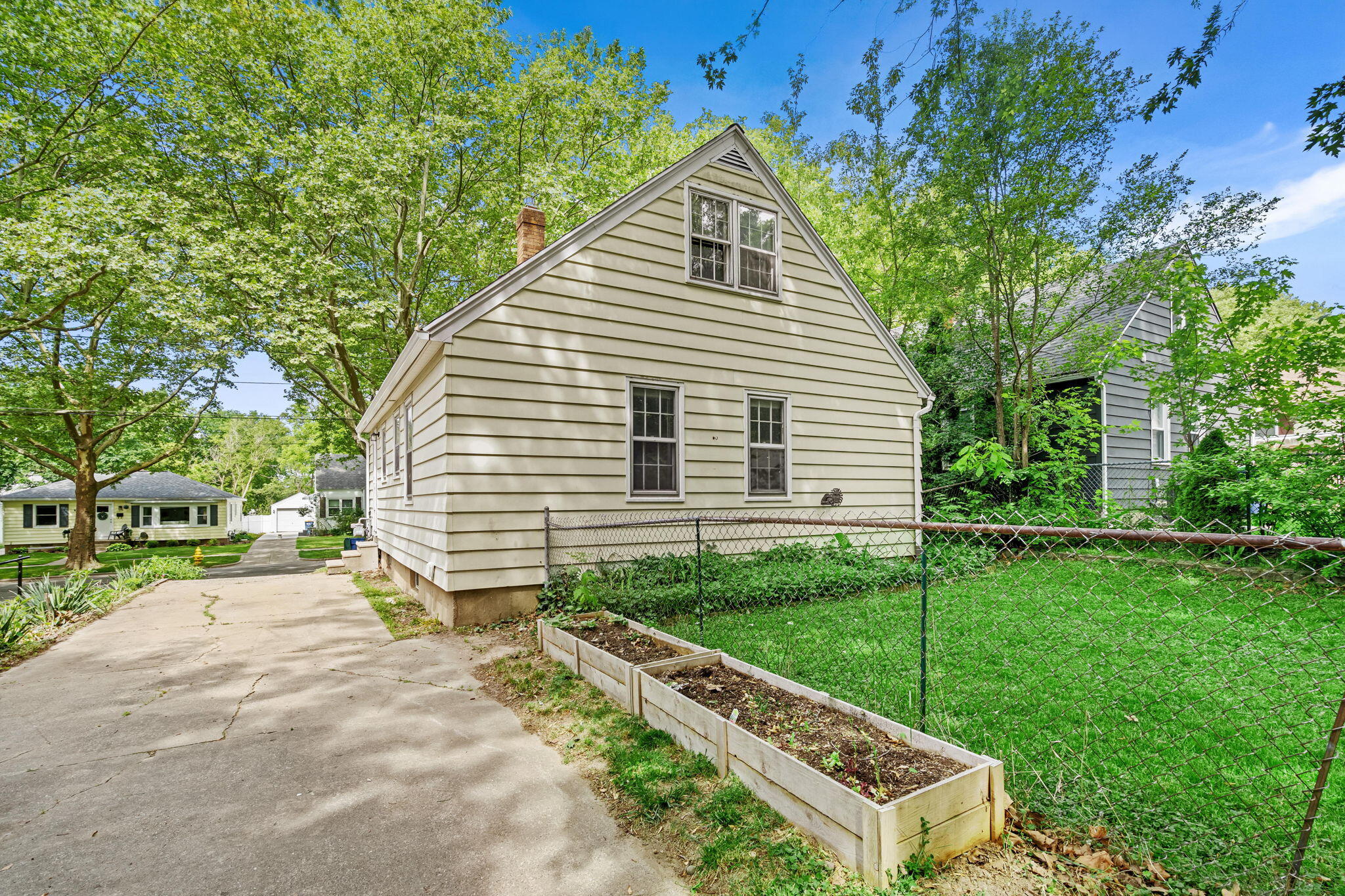 1222 Portland Avenue NE Grand Rapids MI 49505