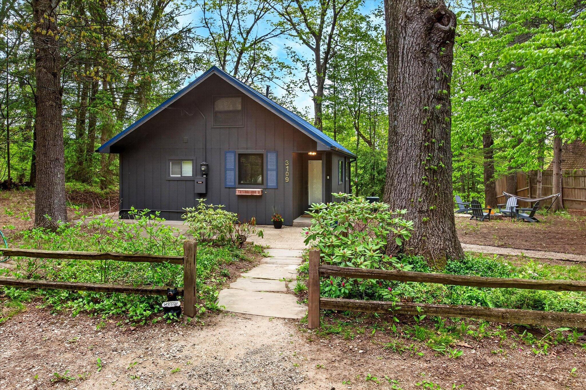 3109 River Bend Trail Fennville MI 49408