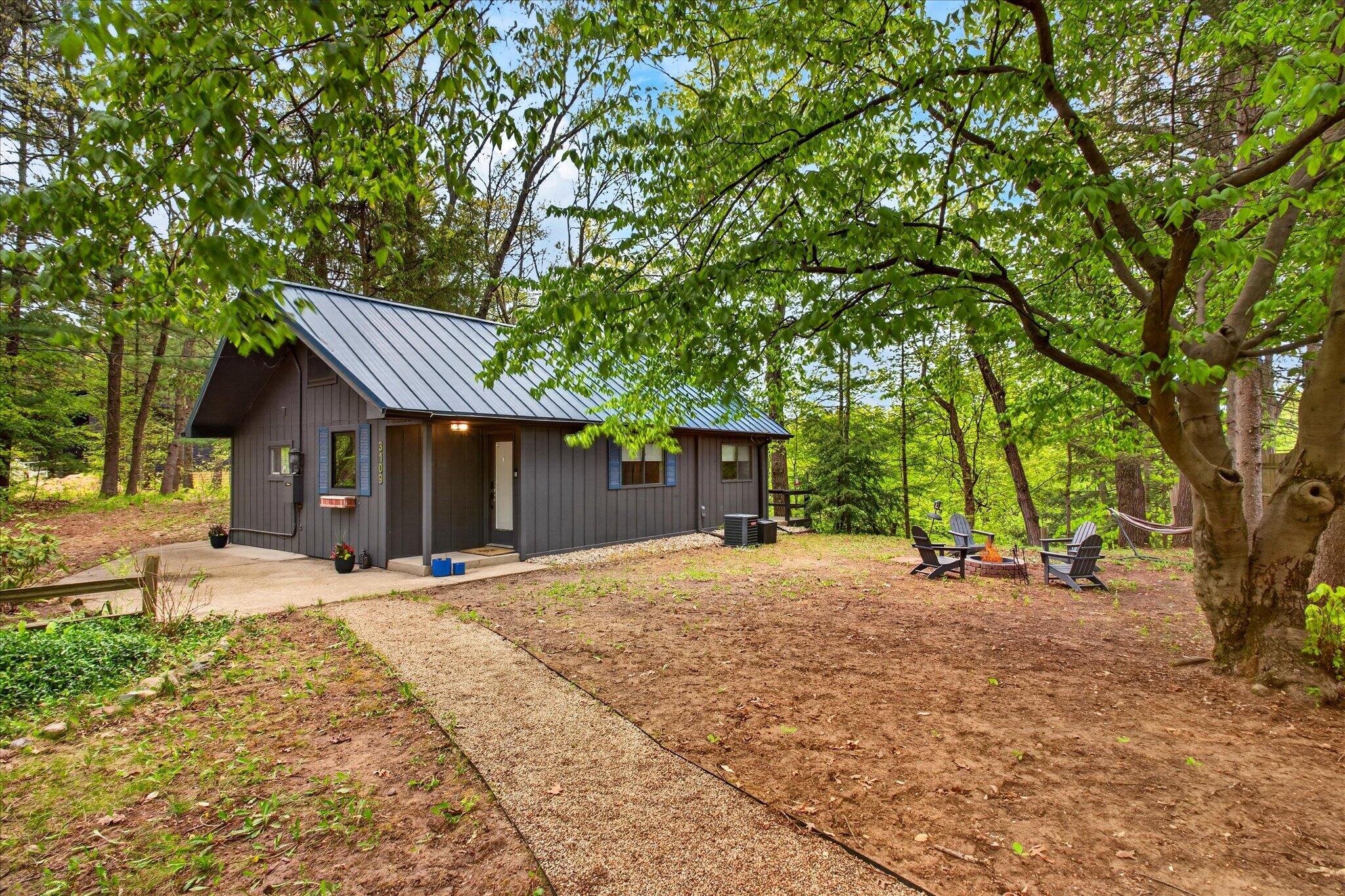 3109 River Bend Trail Fennville MI 49408