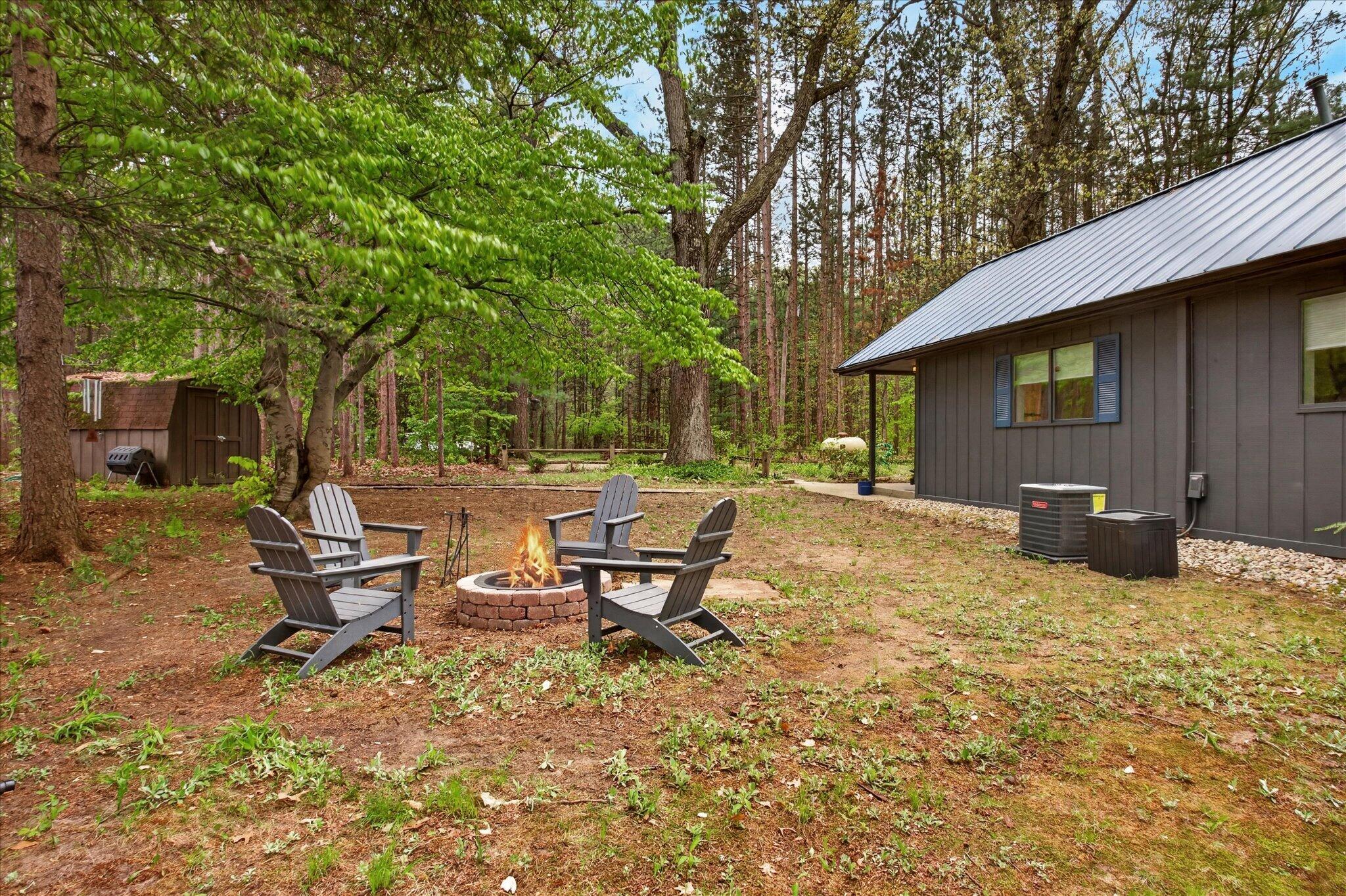 3109 River Bend Trail Fennville MI 49408