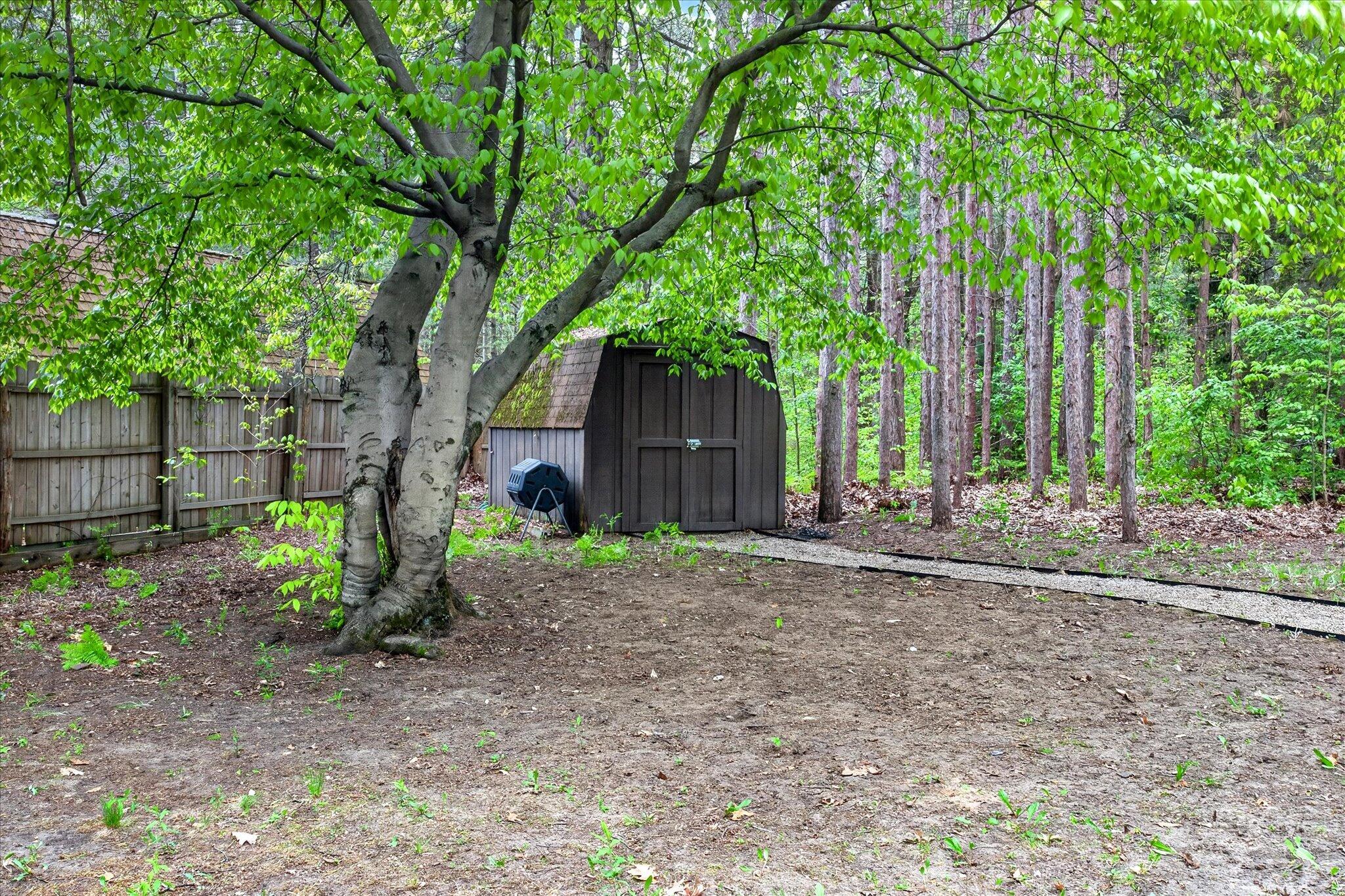 3109 River Bend Trail Fennville MI 49408