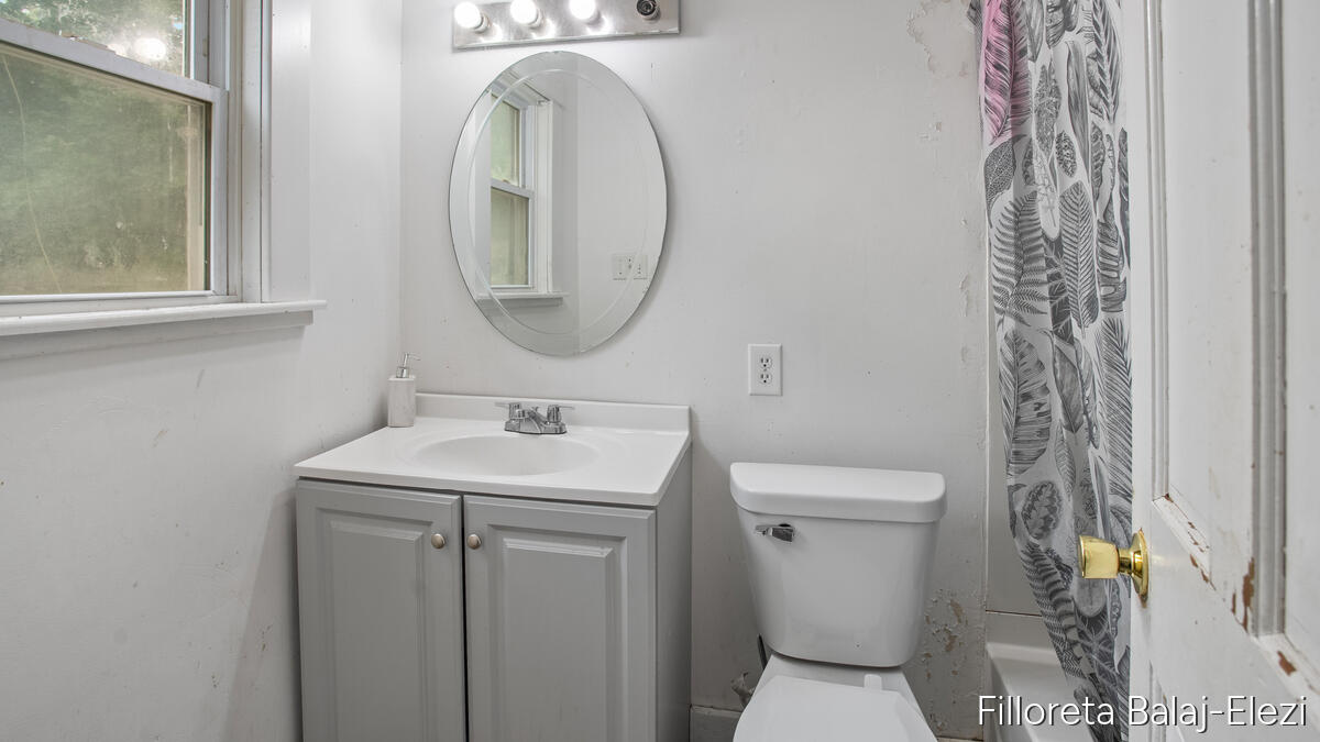 714 Adams Street SE Grand Rapids MI 49507