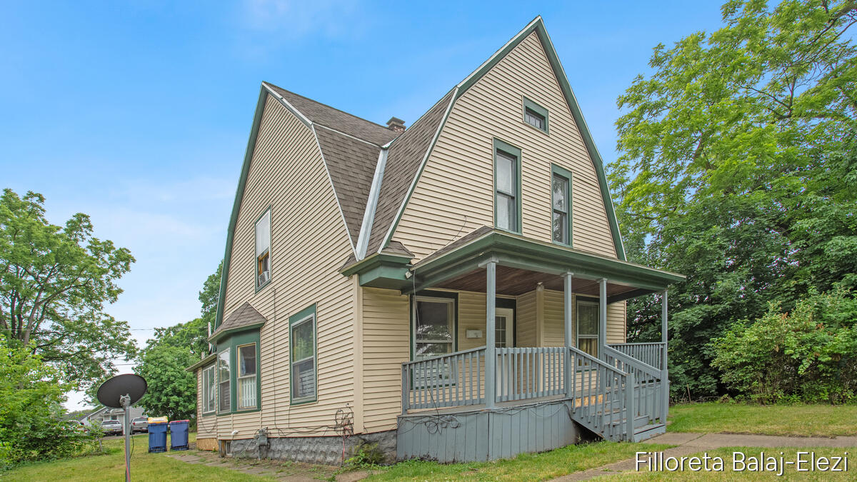 714 Adams Street SE Grand Rapids MI 49507