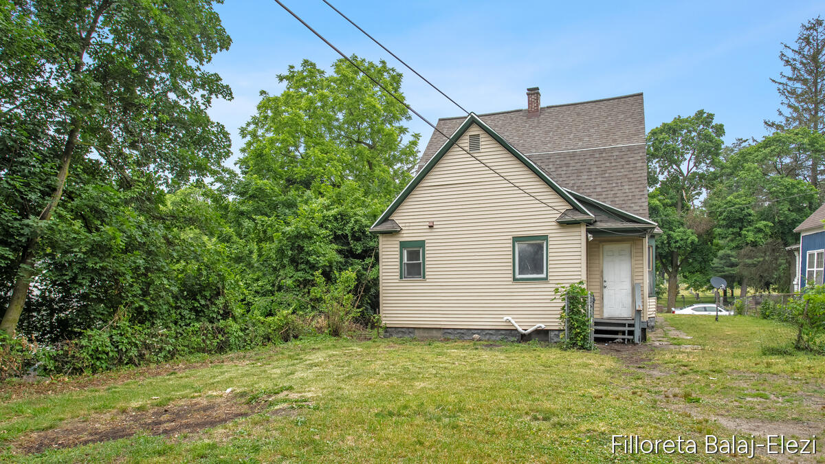 714 Adams Street SE Grand Rapids MI 49507