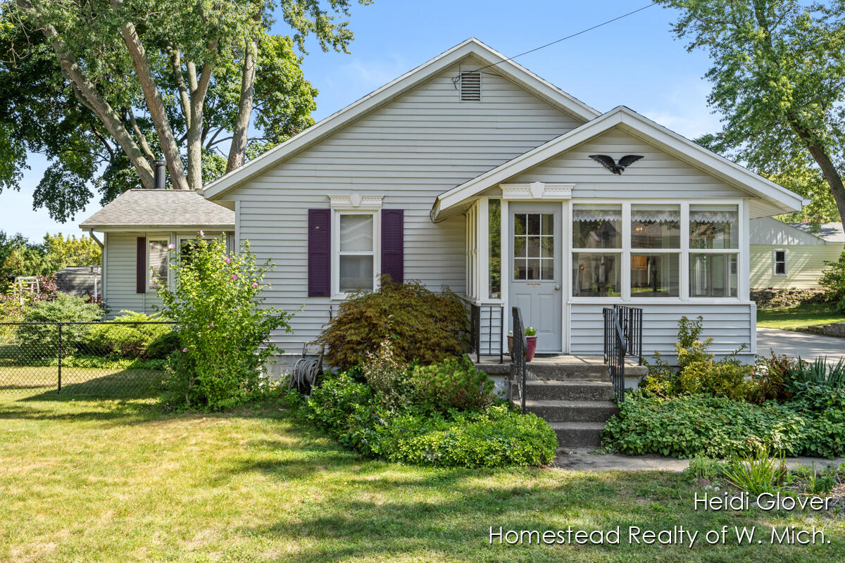 1500 Hillcrest Avenue NW Grand Rapids MI 49504