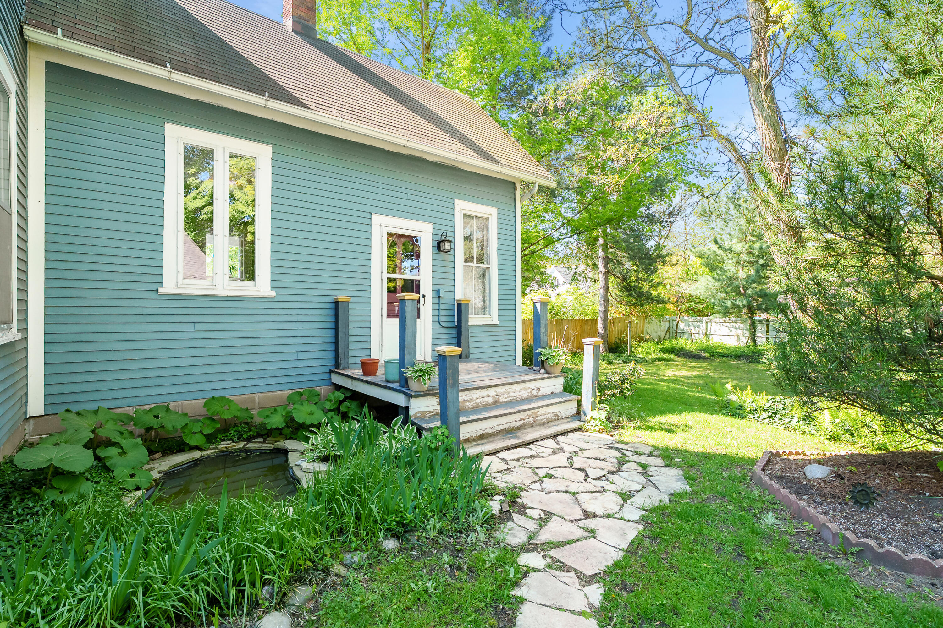215 N Cedar Street Allegan MI 49010
