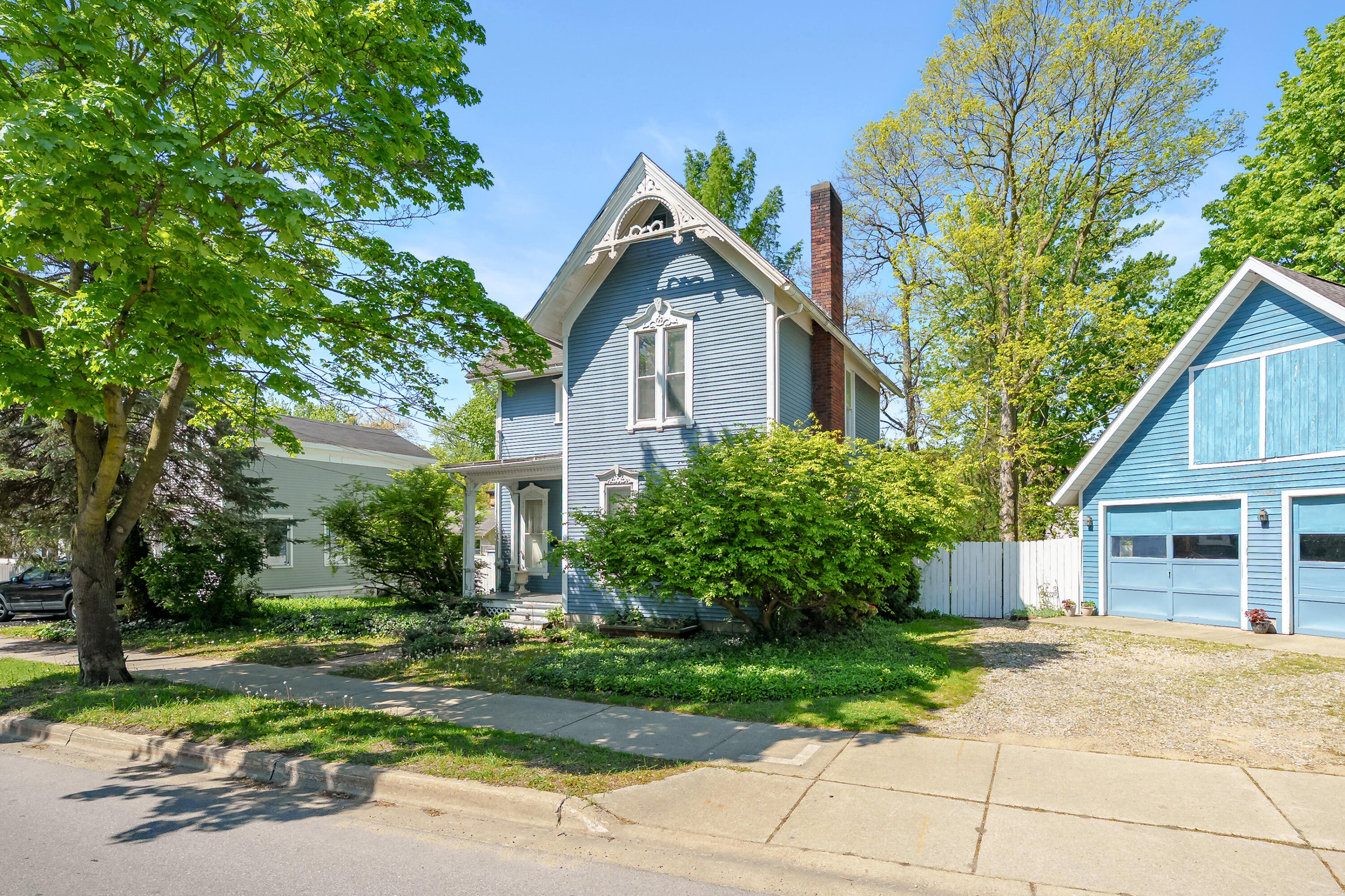 215 N Cedar Street Allegan MI 49010