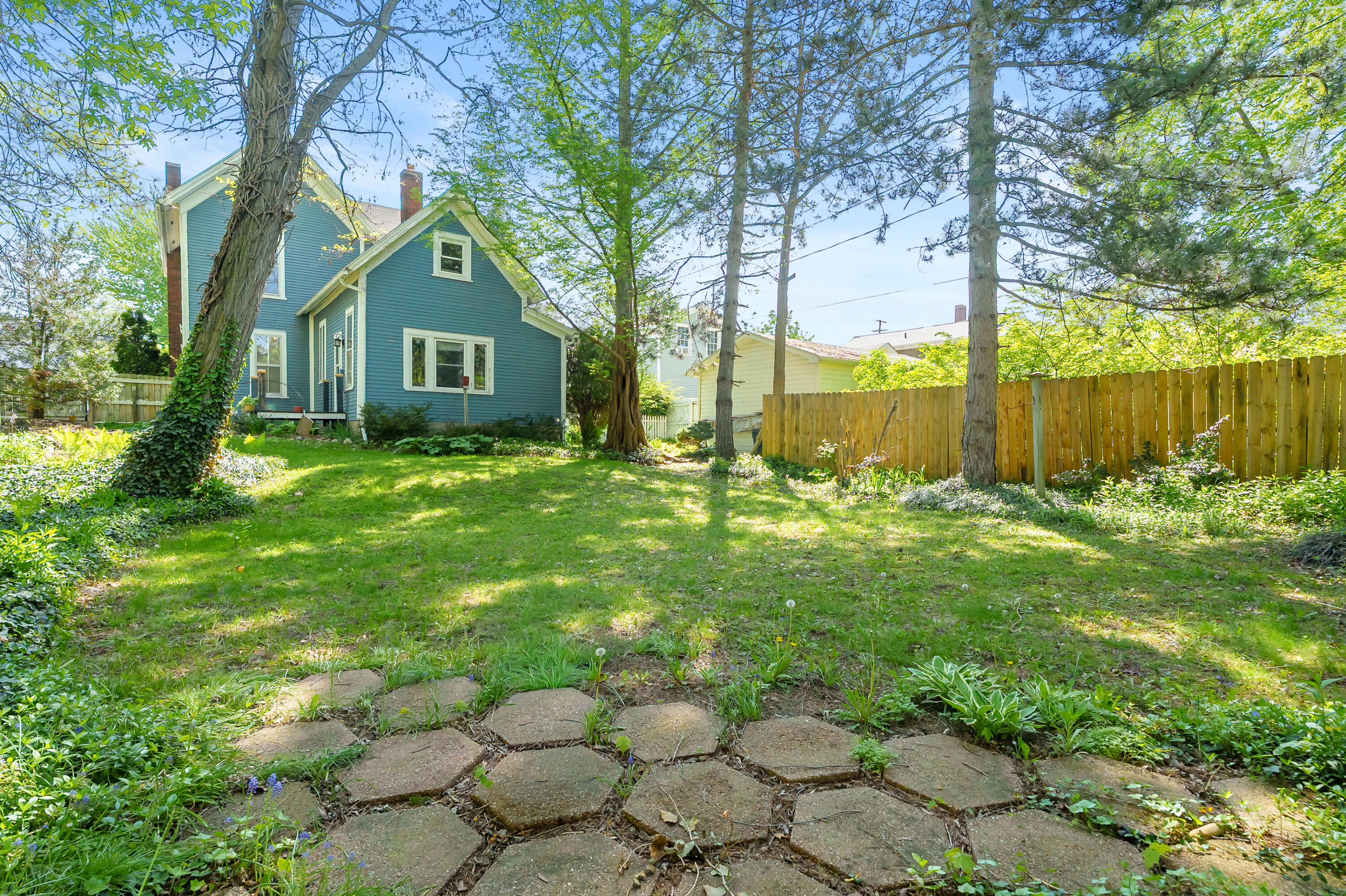 215 N Cedar Street Allegan MI 49010