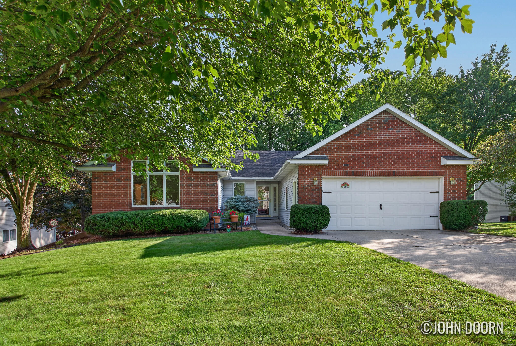 4808 Paramount Drive NE Grand Rapids MI 49525