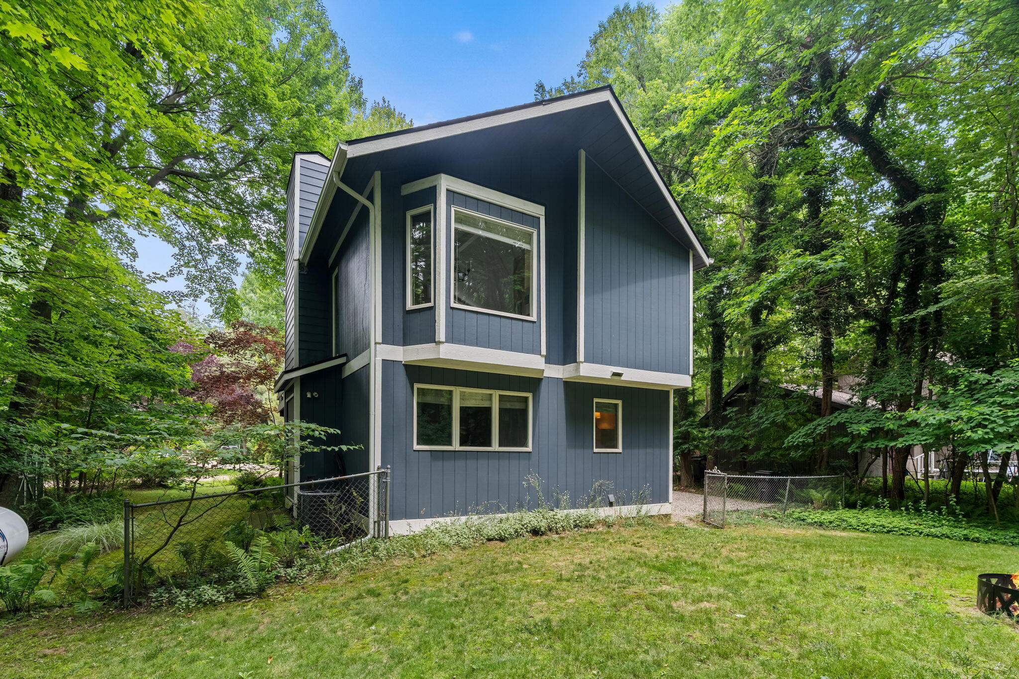 7126 Ridgeway Street Fennville MI 49408