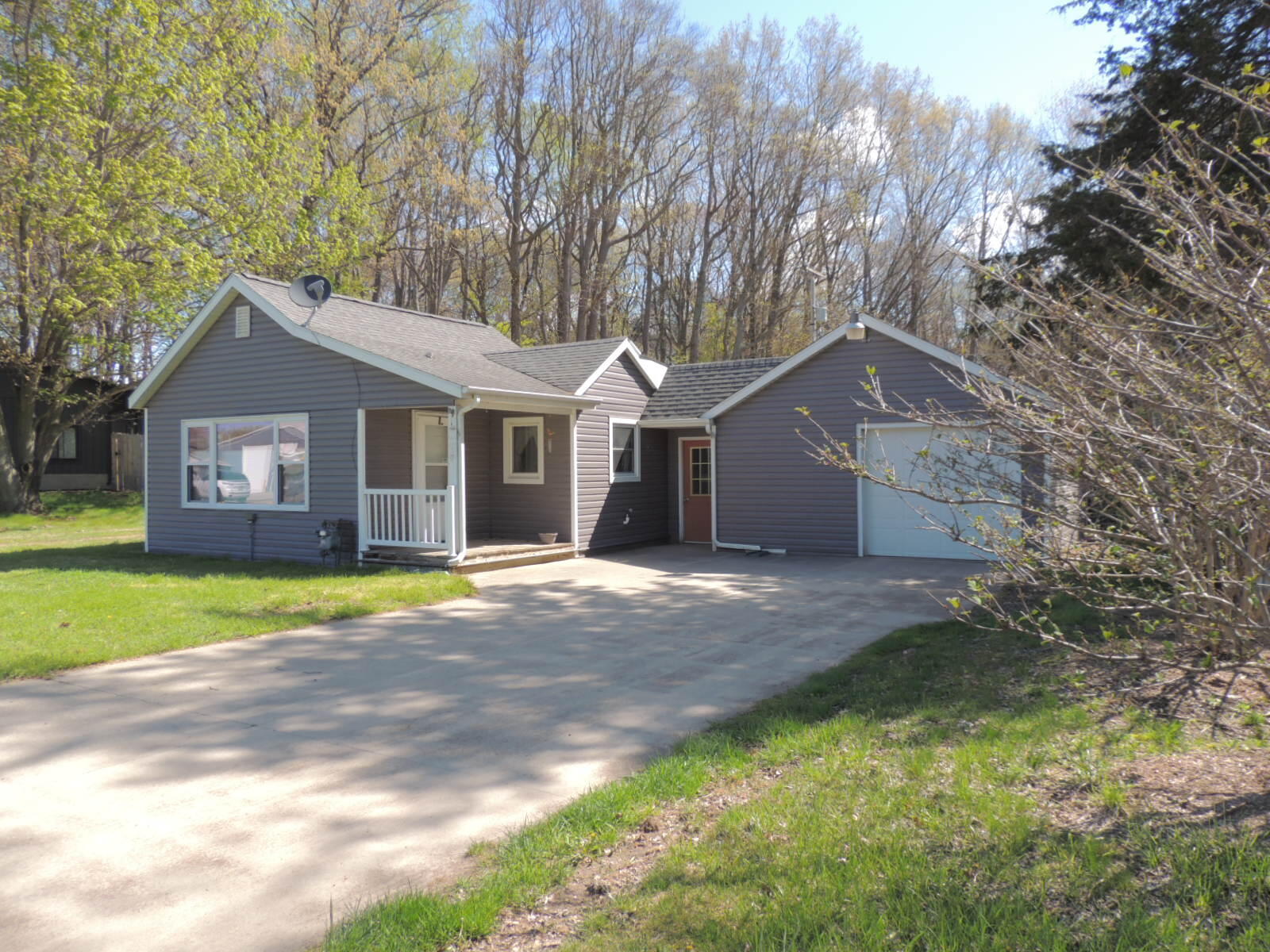 3323 Blue Star Highway Saugatuck MI 49453