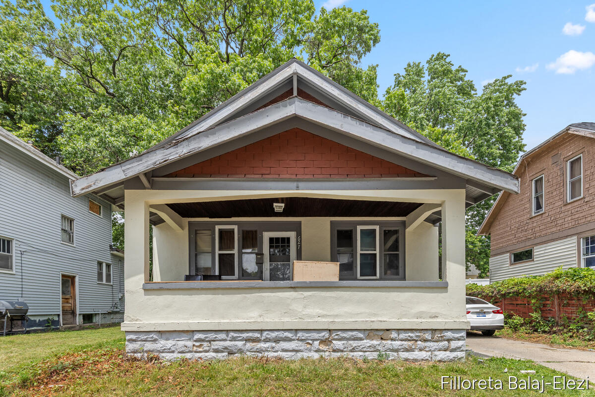 627 Watkins Street SE Grand Rapids MI 49507