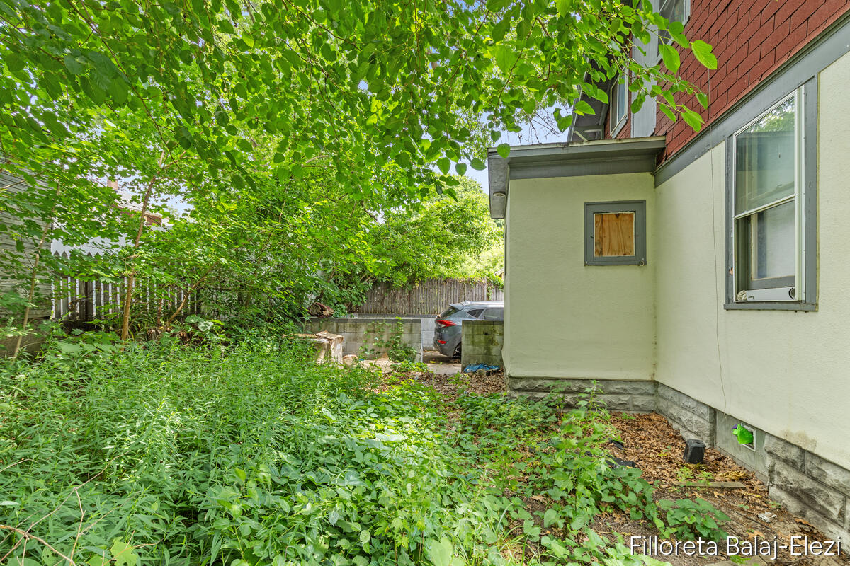 627 Watkins Street SE Grand Rapids MI 49507