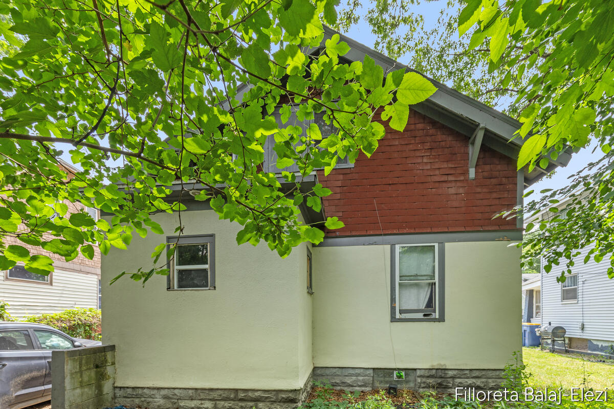 627 Watkins Street SE Grand Rapids MI 49507