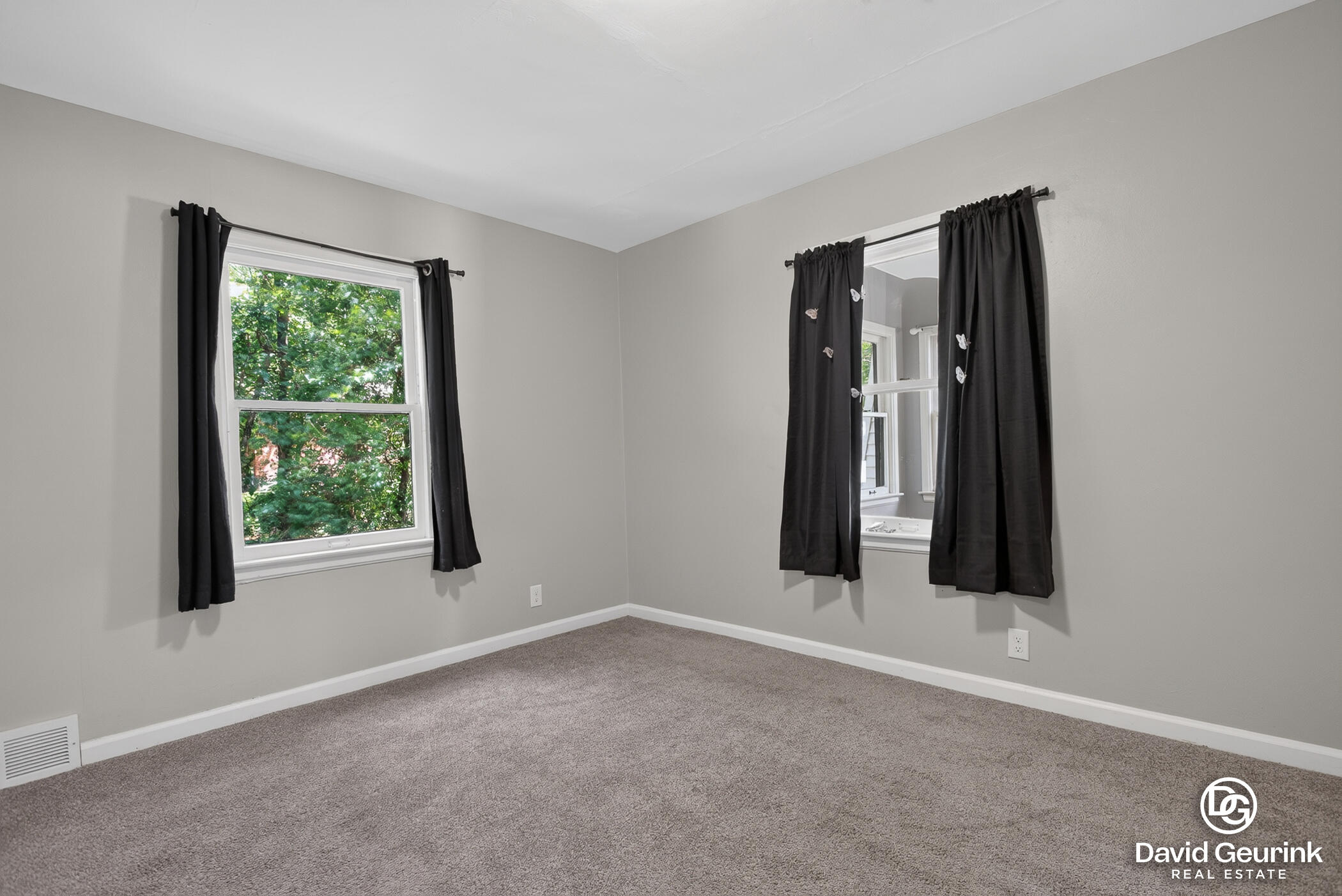 17 N Division Avenue Holland MI 49424