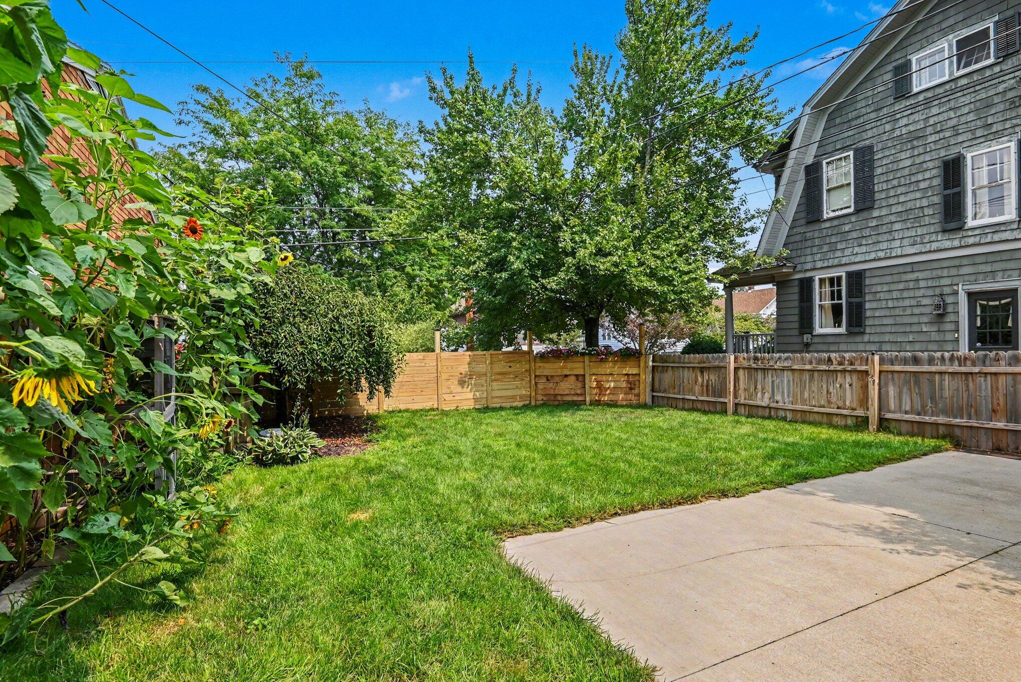 32 Cherry Street Holland MI 49423