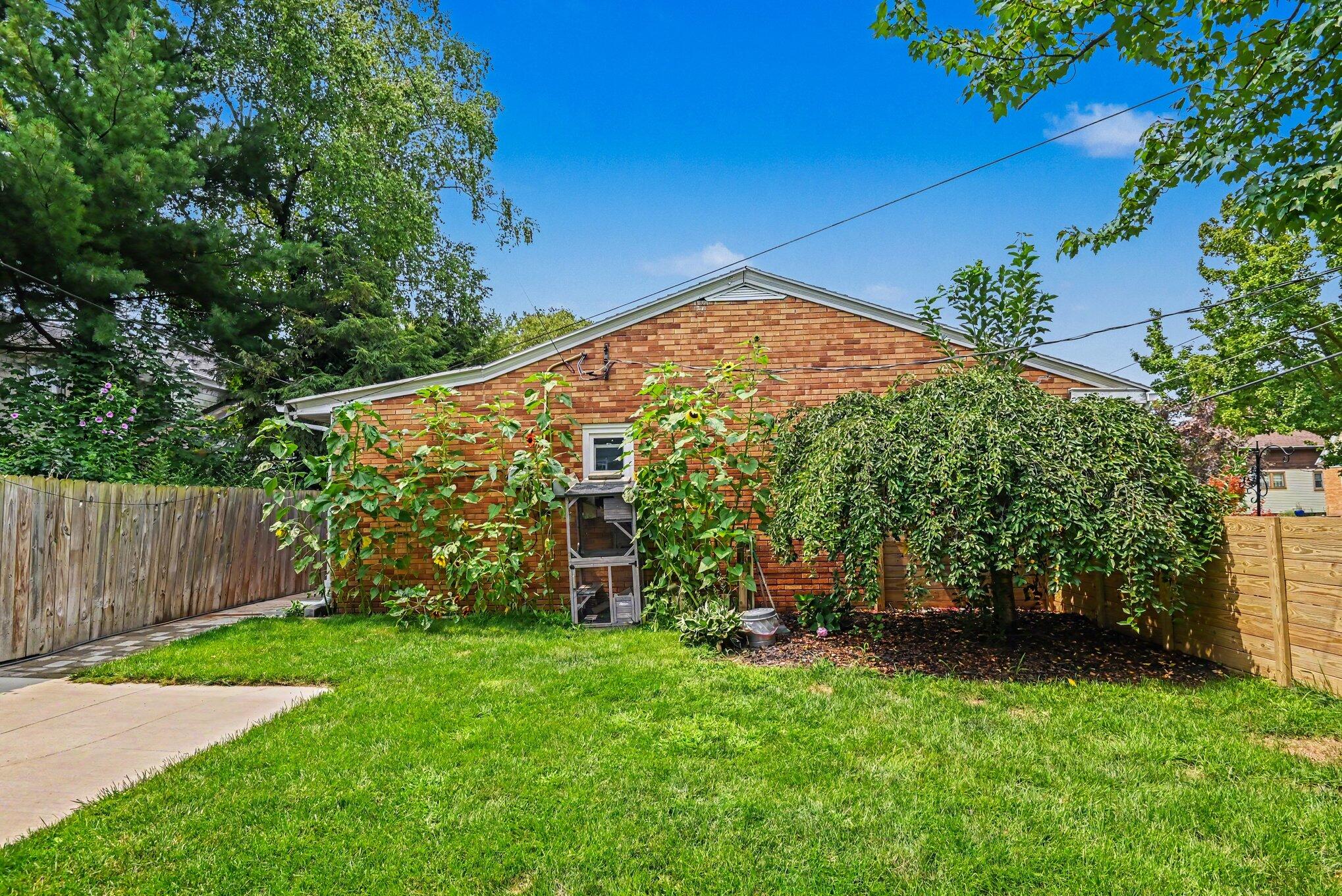 32 Cherry Street Holland MI 49423