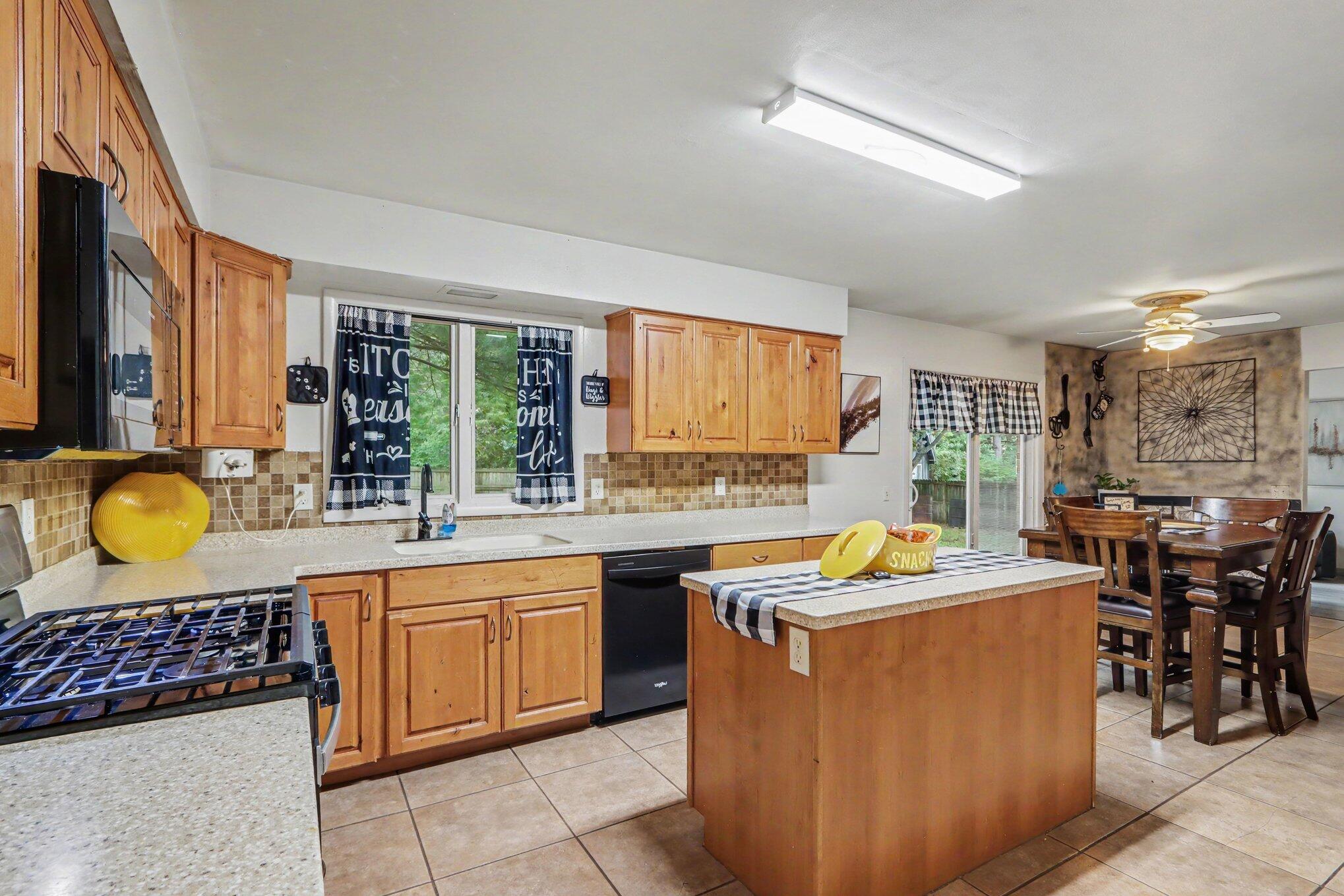 6915 Springbrook Lane Kalamazoo MI 49004