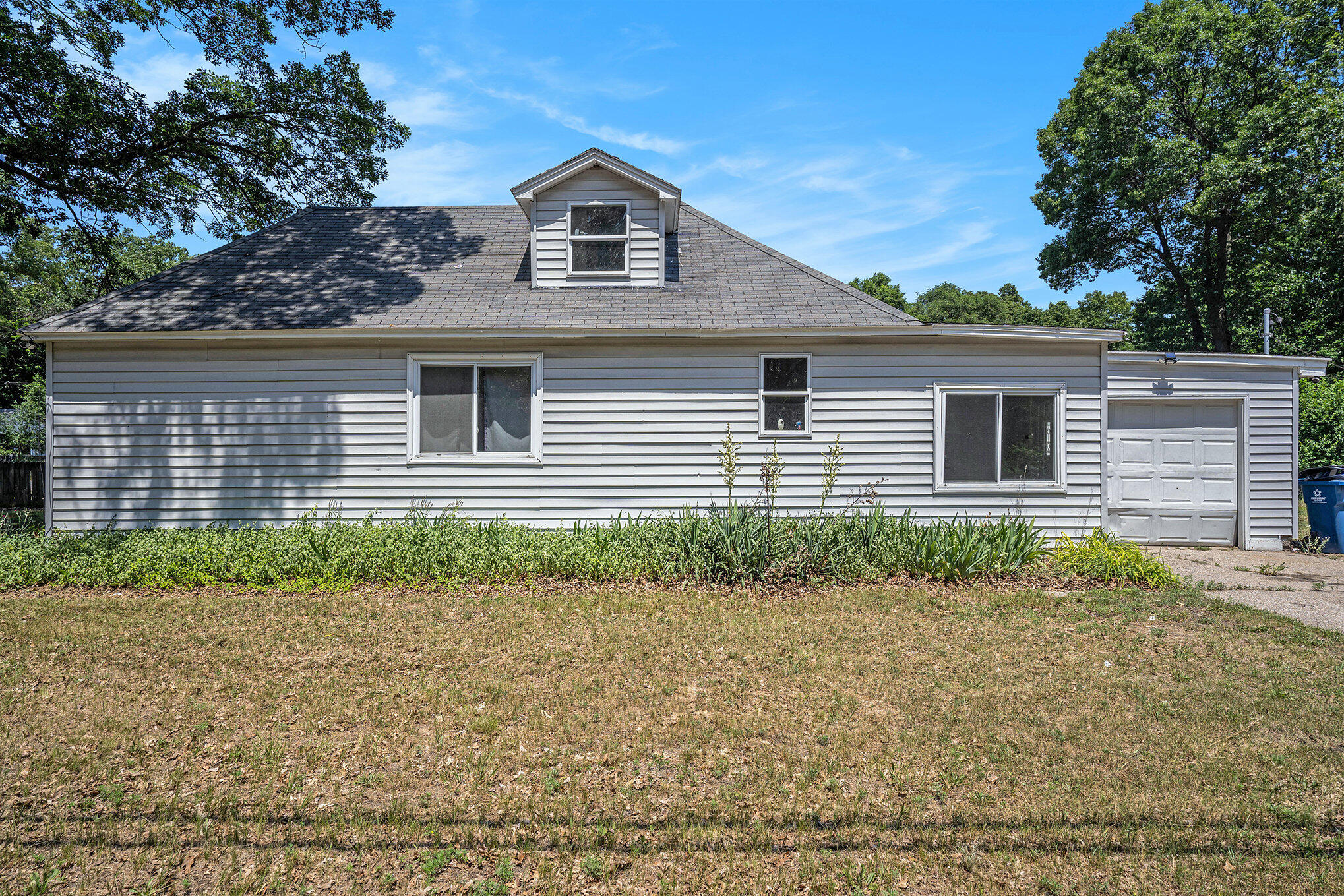 2982 Mcdermott Street Norton Shores MI 49444