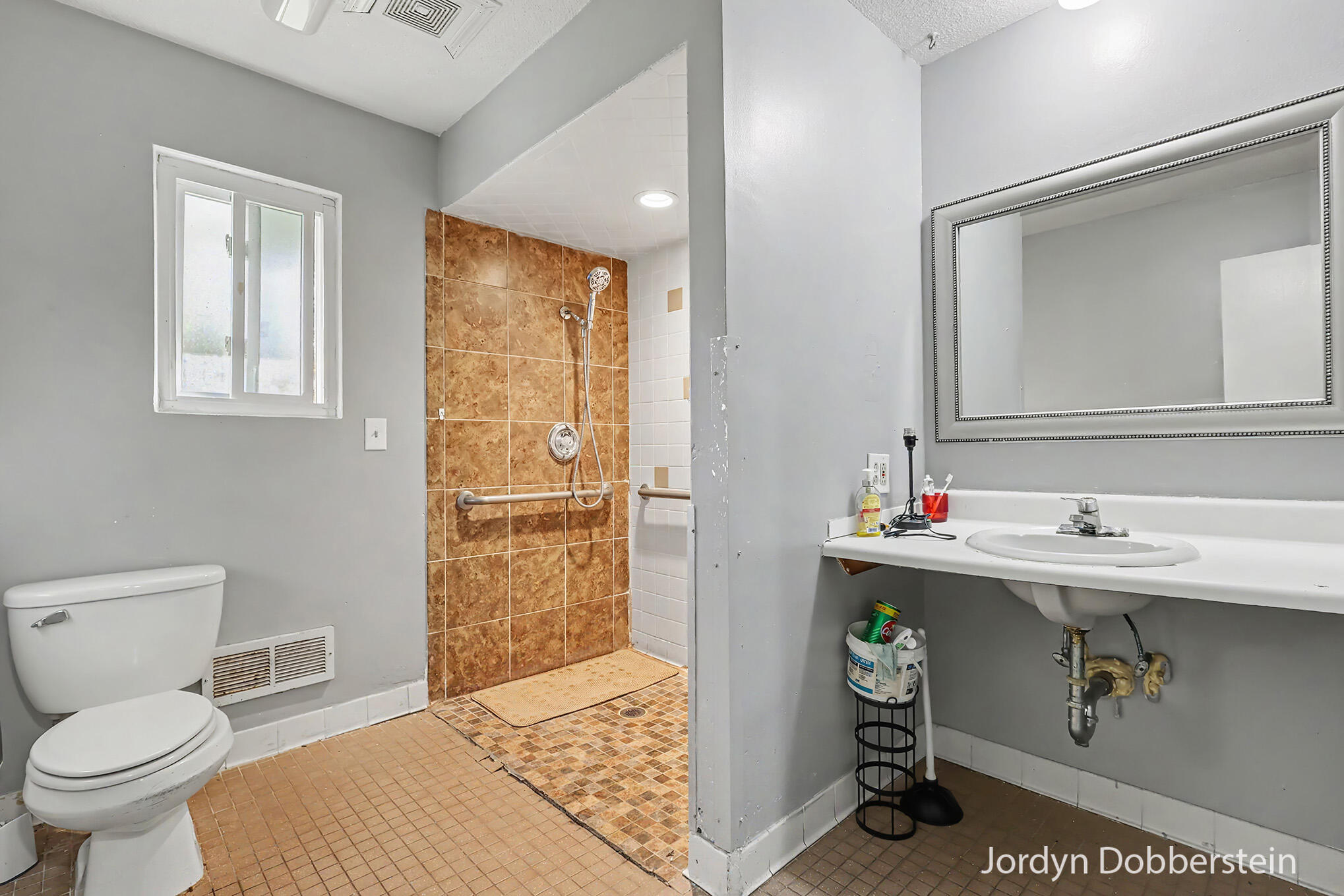 897 E Sternberg Road Norton Shores MI 49441