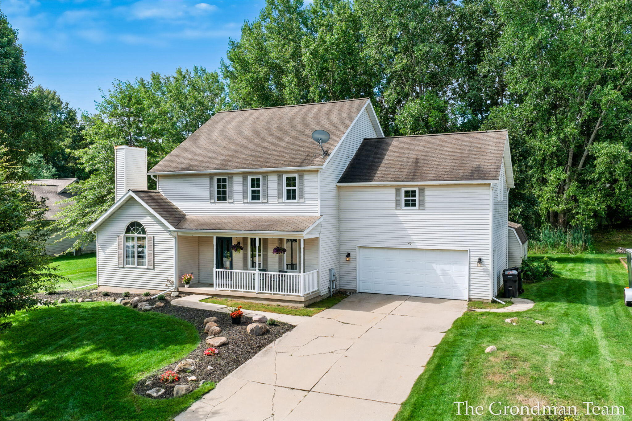 40 Rockview Drive NE Rockford MI 49341