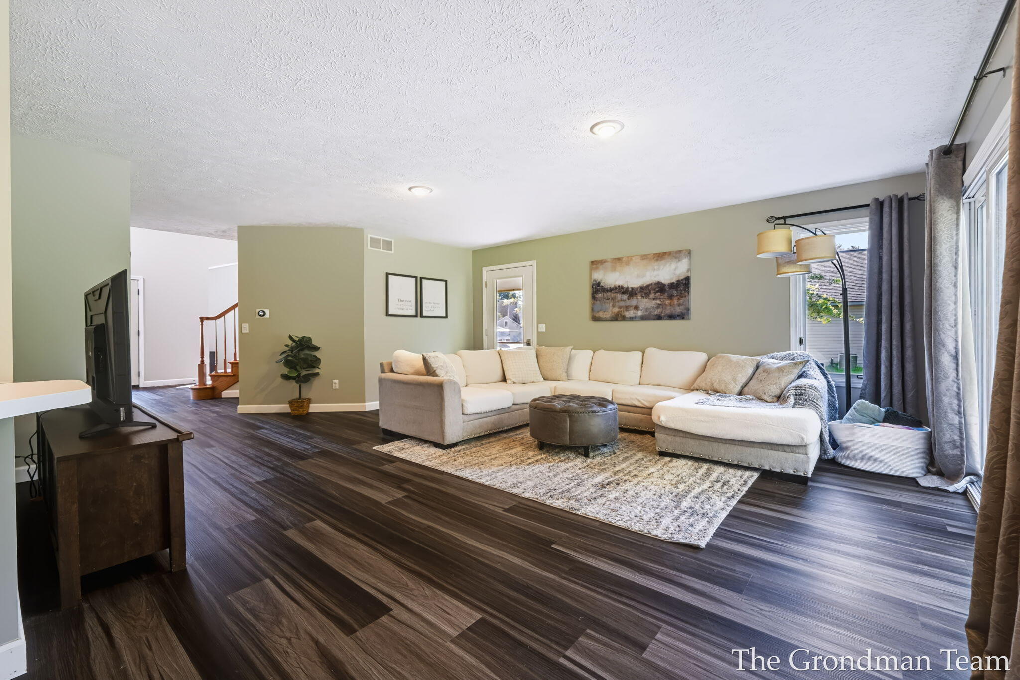40 Rockview Drive NE Rockford MI 49341