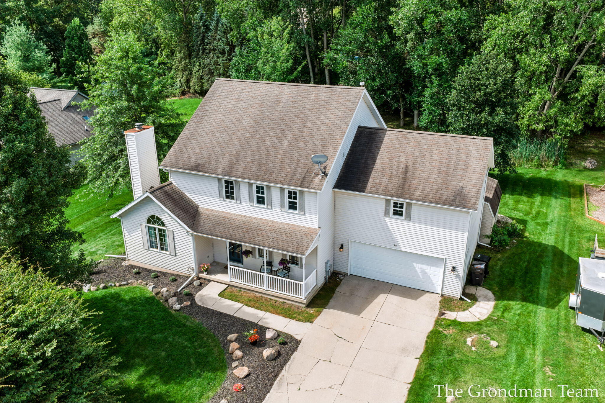 40 Rockview Drive NE Rockford MI 49341