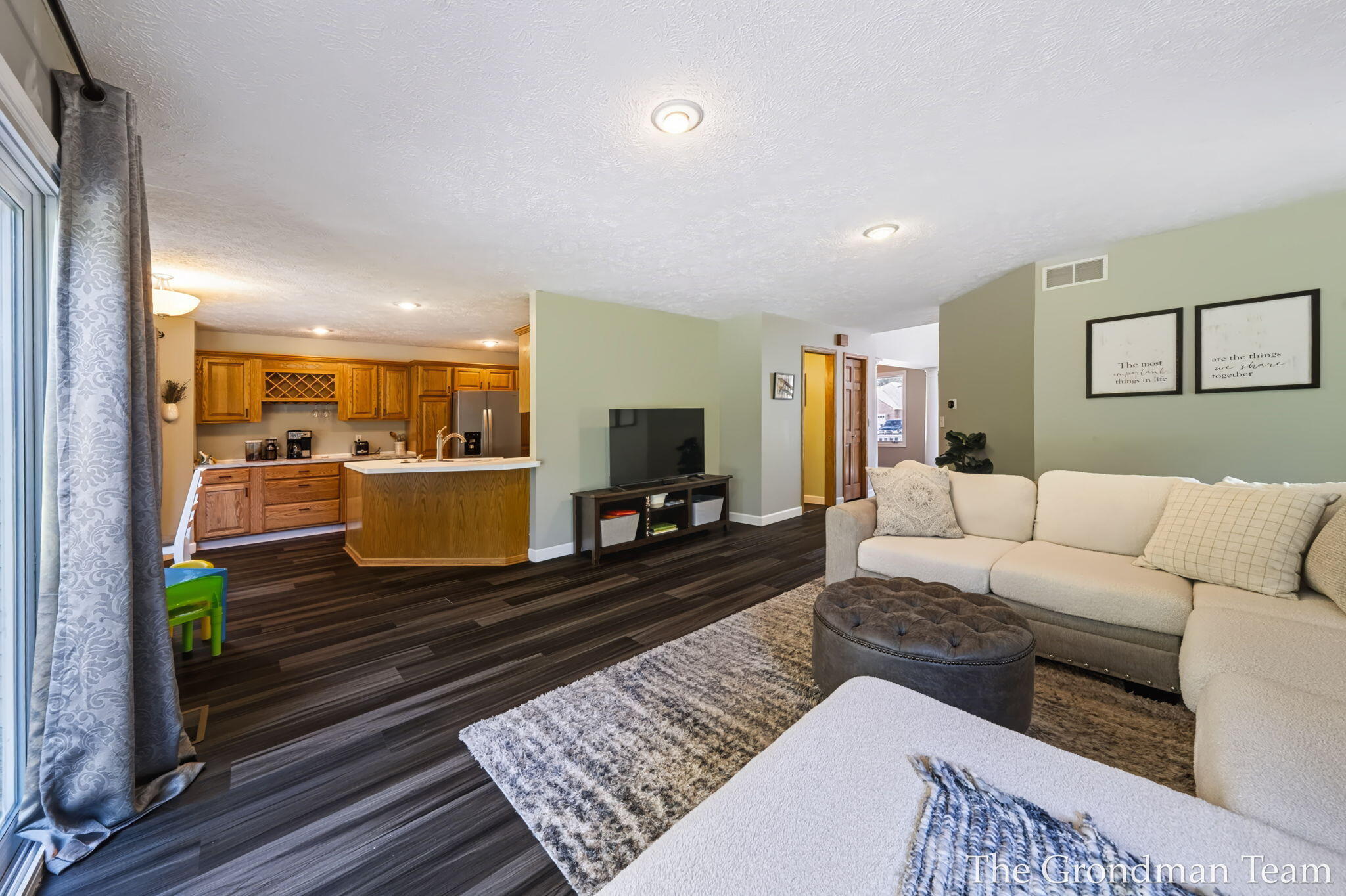 40 Rockview Drive NE Rockford MI 49341