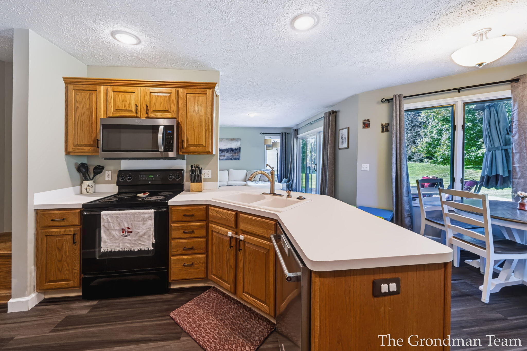 40 Rockview Drive NE Rockford MI 49341