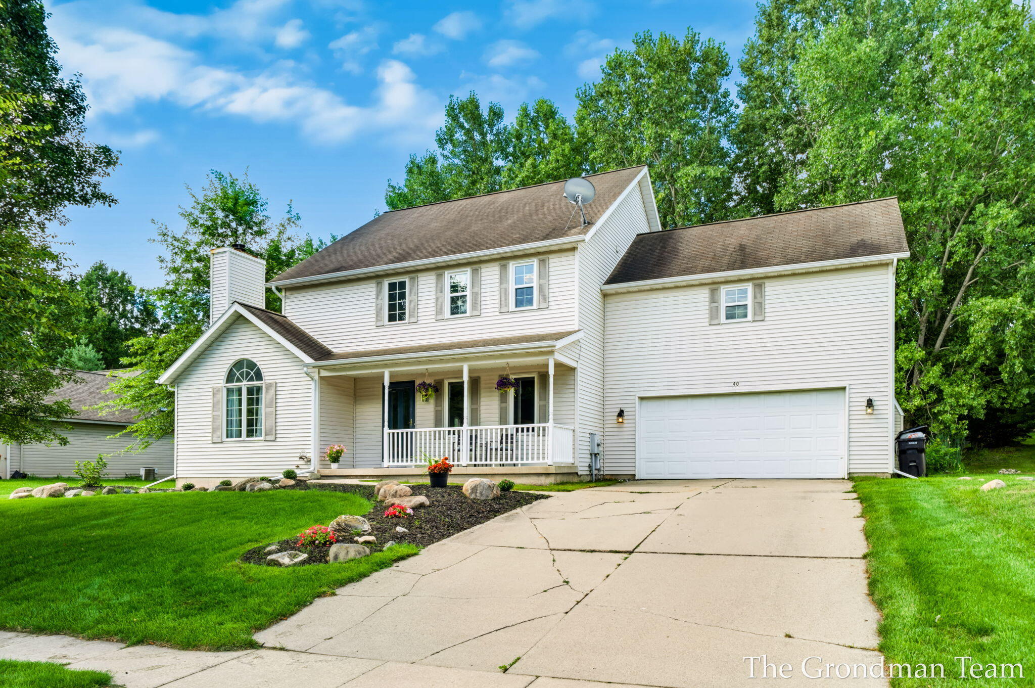 40 Rockview Drive NE Rockford MI 49341