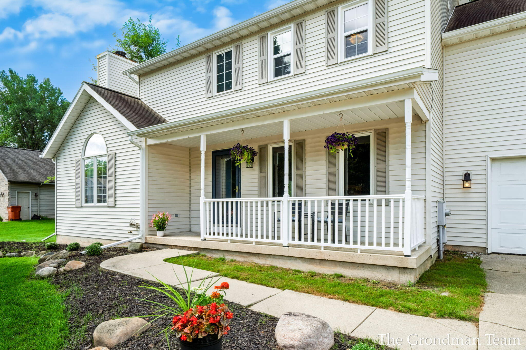 40 Rockview Drive NE Rockford MI 49341