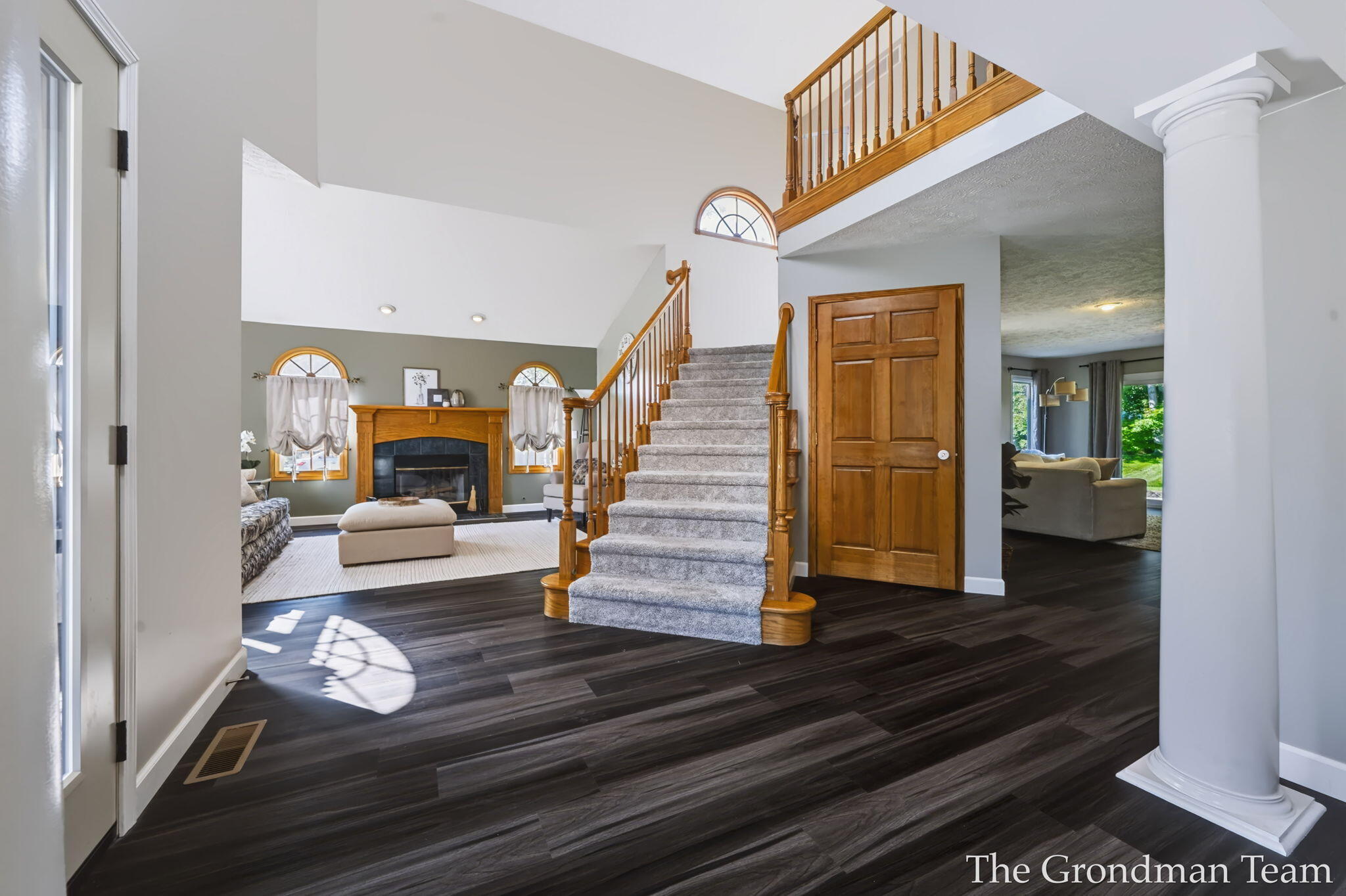 40 Rockview Drive NE Rockford MI 49341